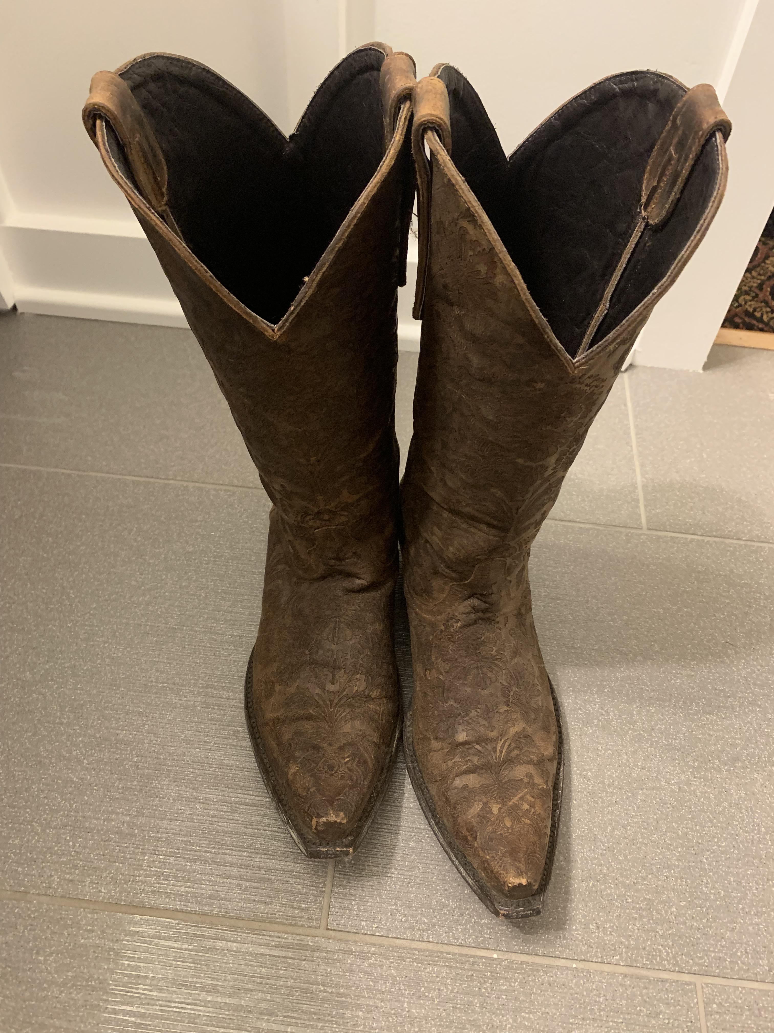 I am planning to dye my boots black but am worried it won’t turn out