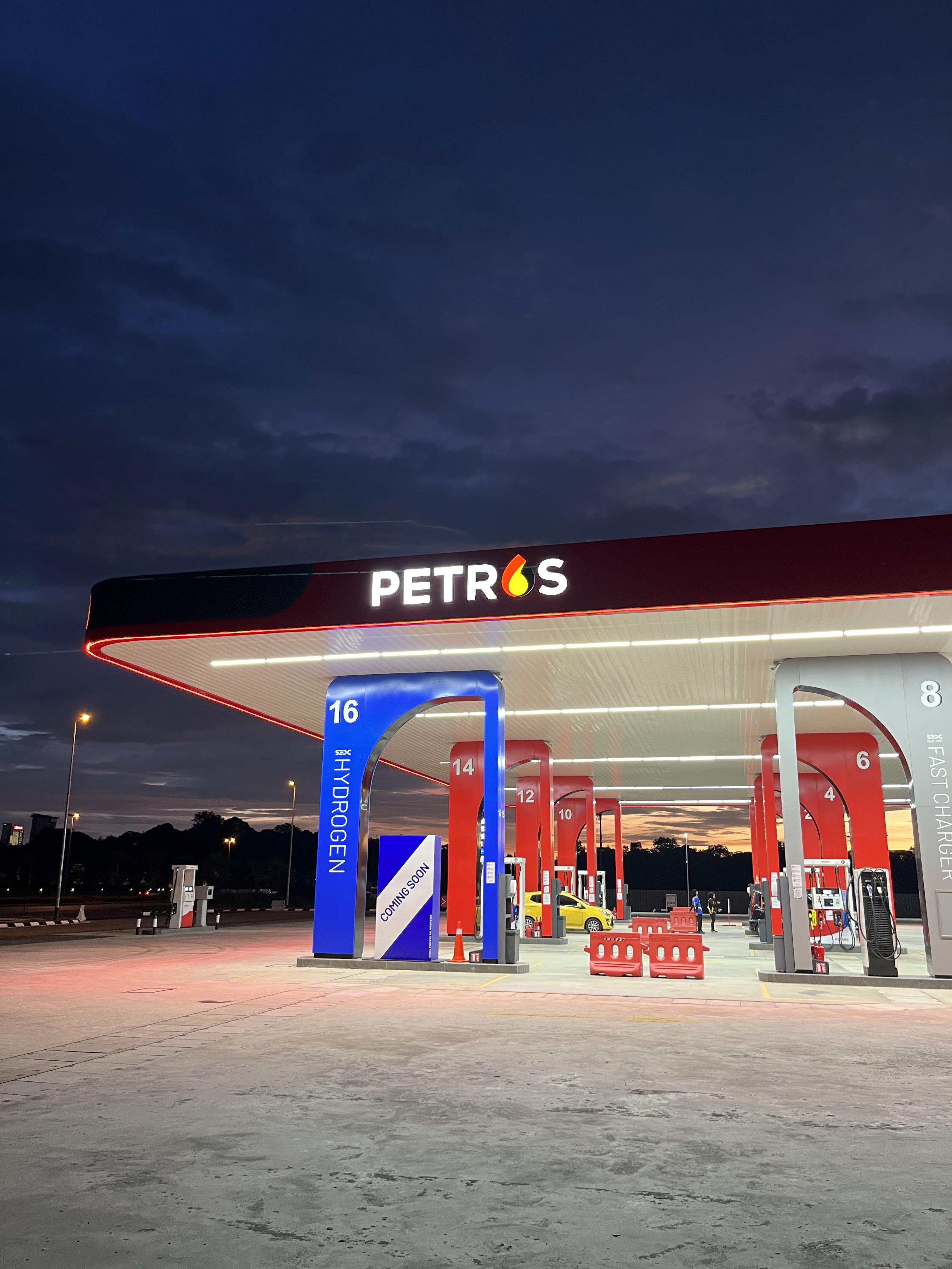 Petros (Petroleum Sarawak)’s first multifuel refueling station Darul