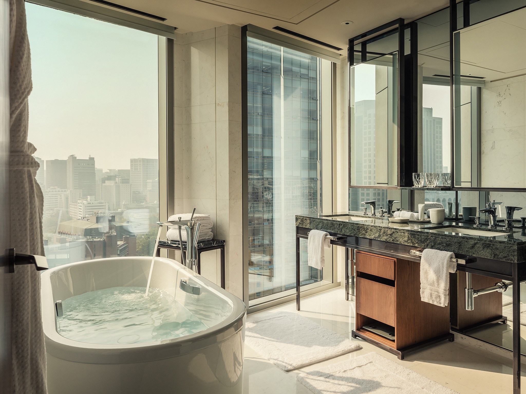 A bathroom in South Korea [2048x1536] r/RoomPorn