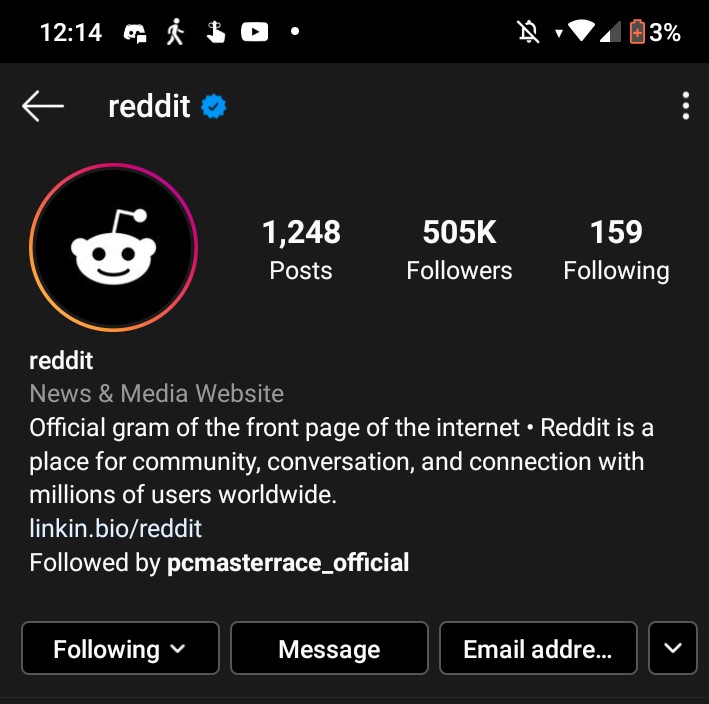 Reddit has an Instagram account.