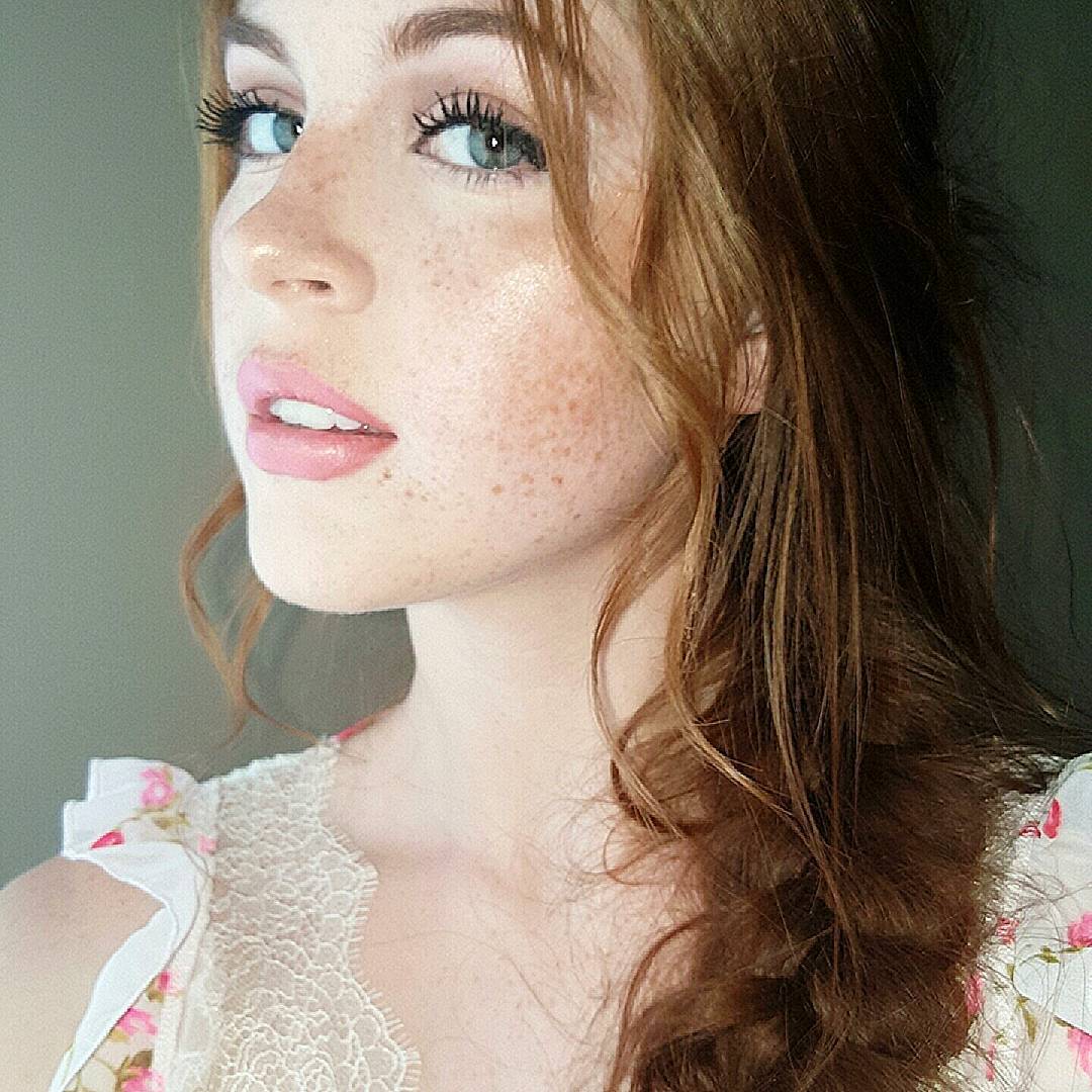 Danielle Boker : PrettyGirls