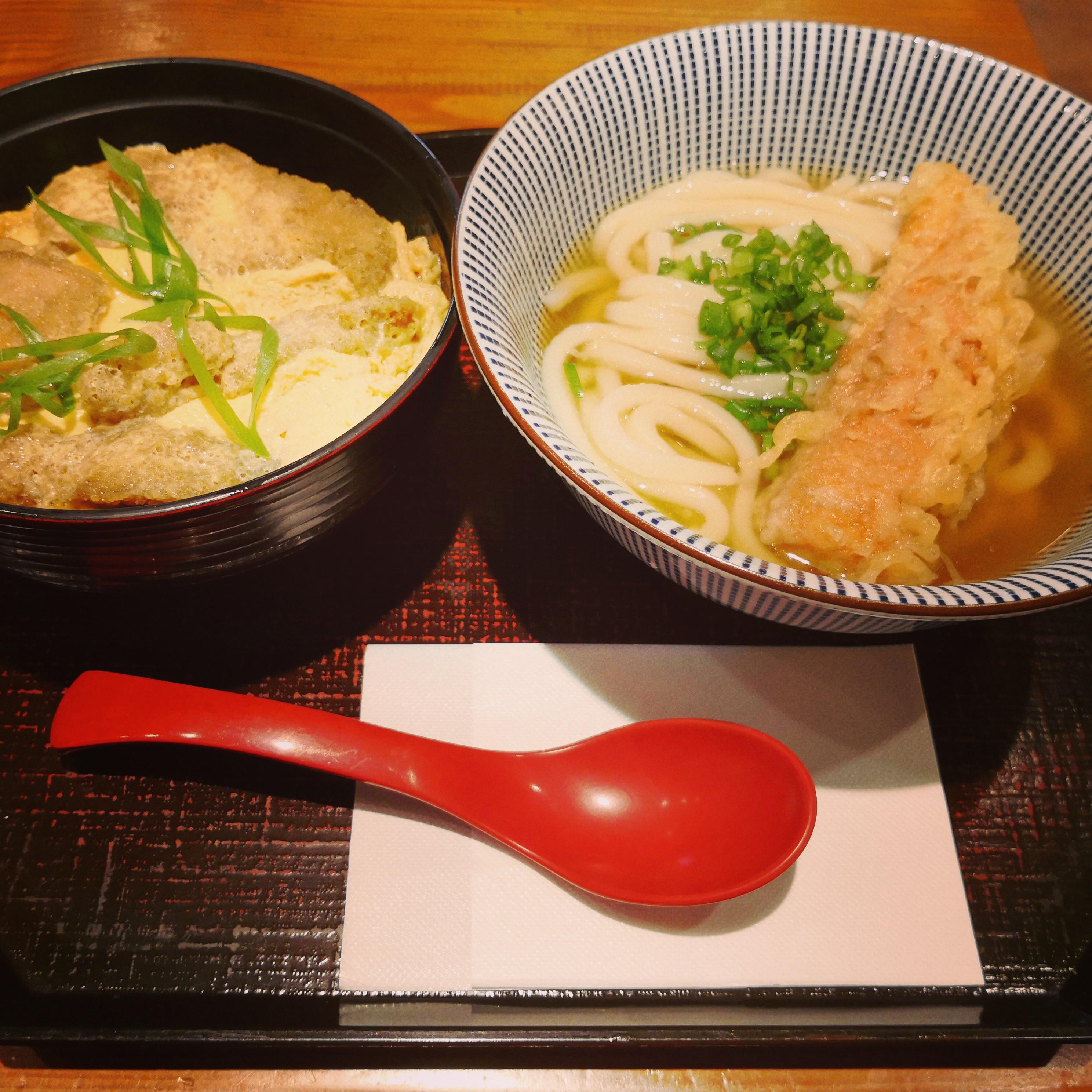 Katsudon and udon noodles lunch set for 850 yen r/JapaneseFood