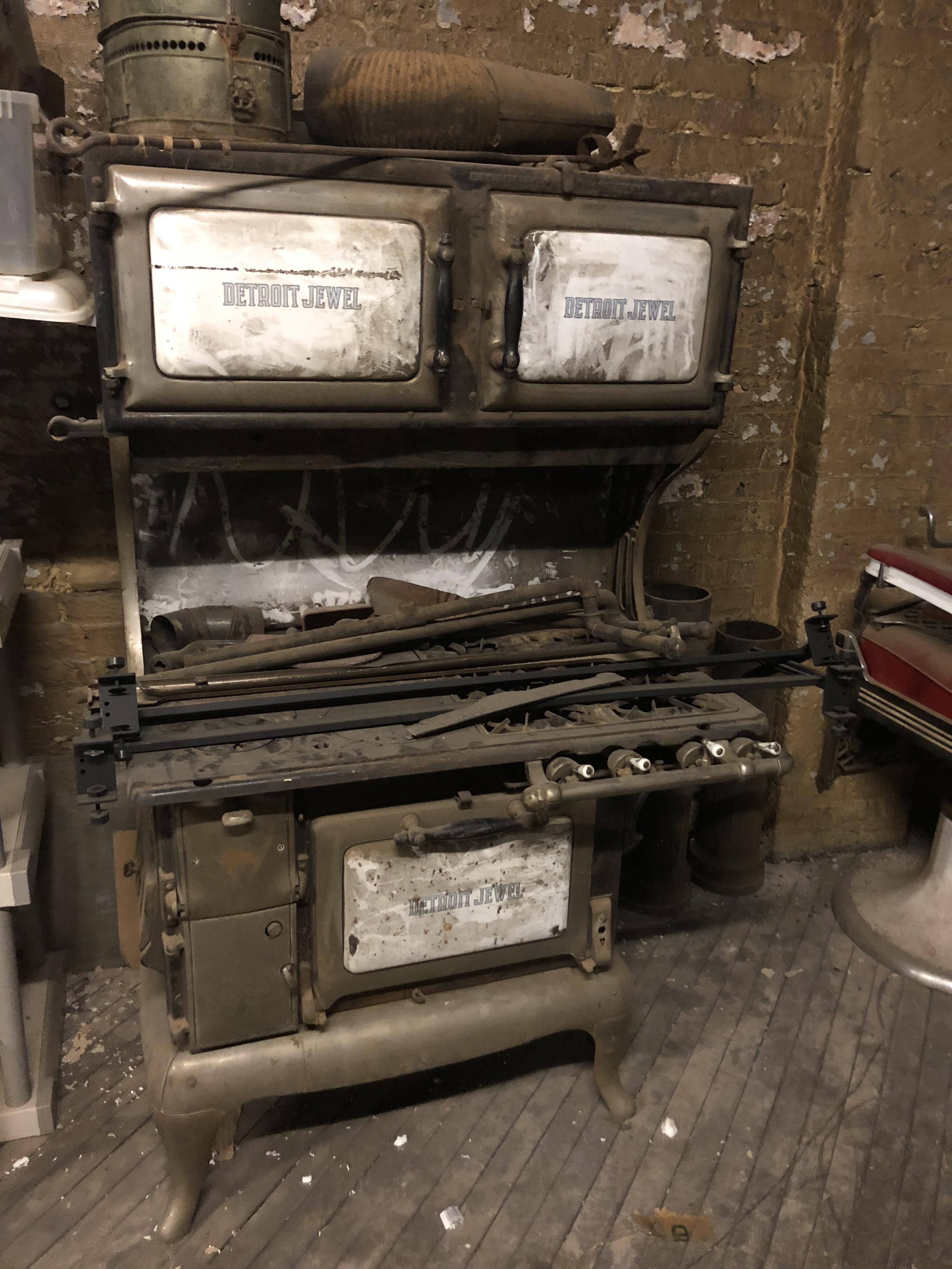Detroit Jewel stove I found at work, apparently these date back into