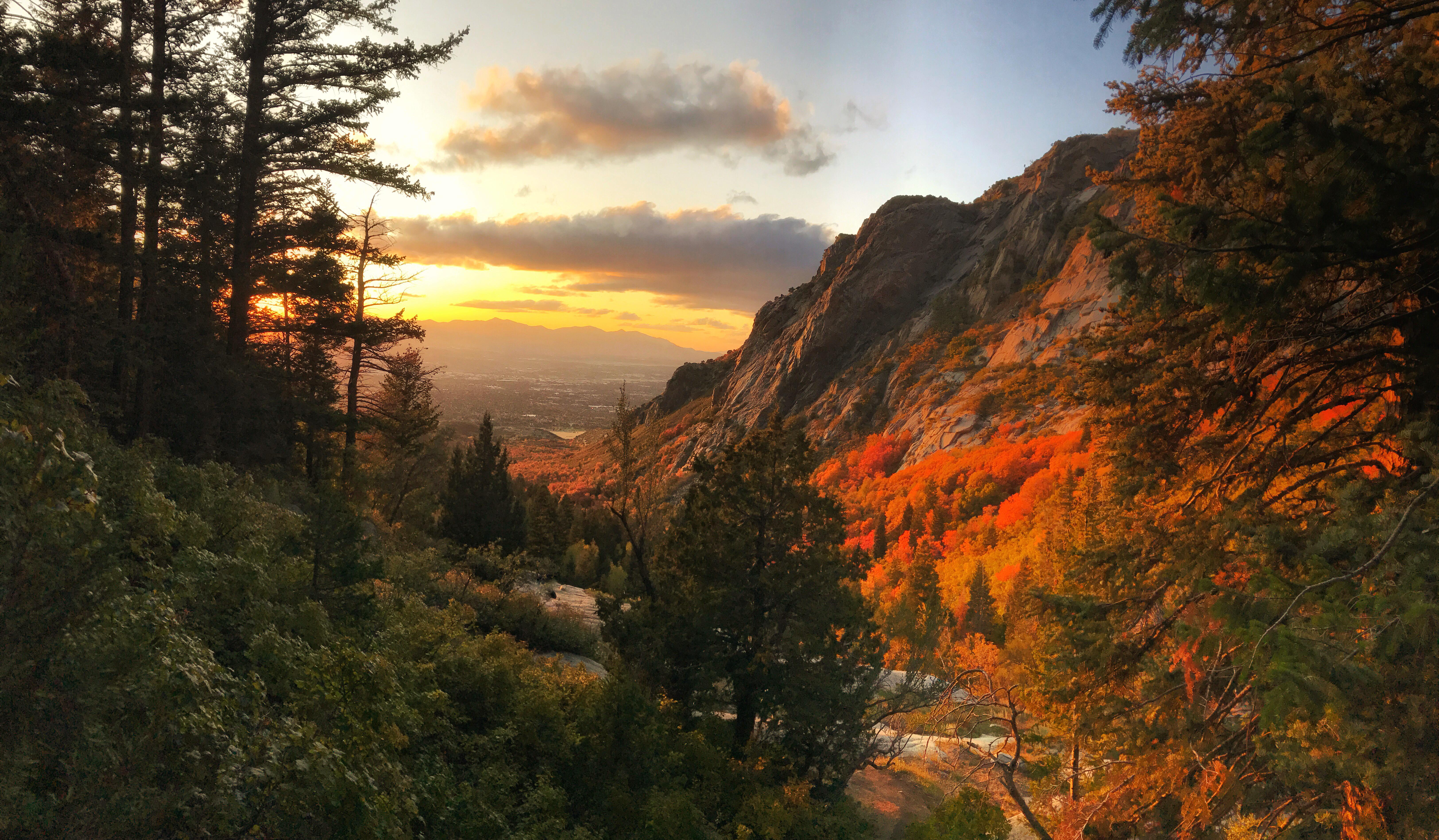Hiked Bells Canyon last night. The colors are incredible! r/SaltLakeCity