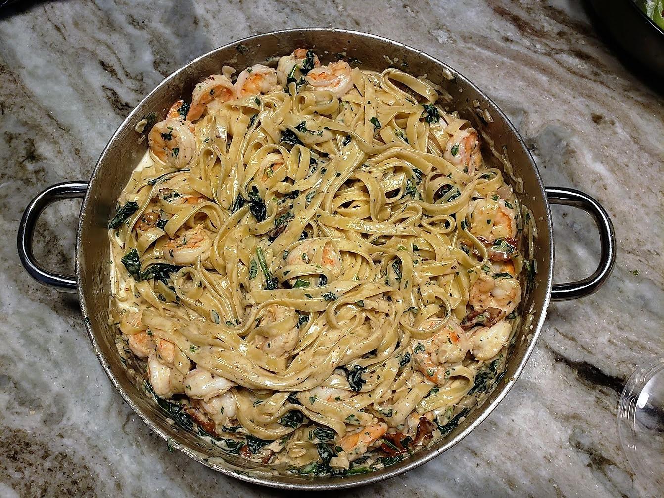 Shrimp Alfredo w/ Spinach and Pancetta r/FoodPorn
