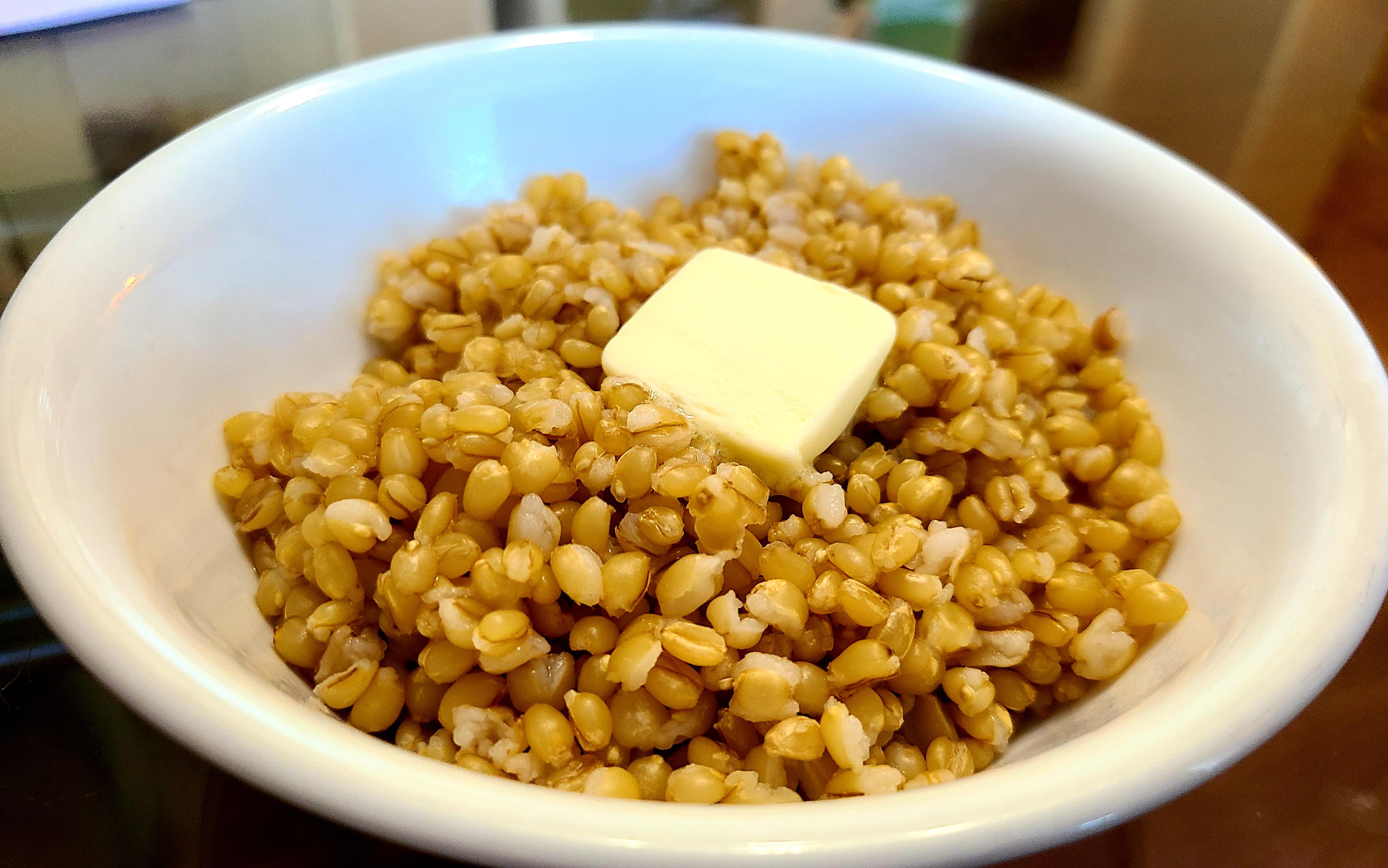 Whole Soft Wheat Berry Cereal Mild with a good chew, hardy & filling. Cheap_Meals