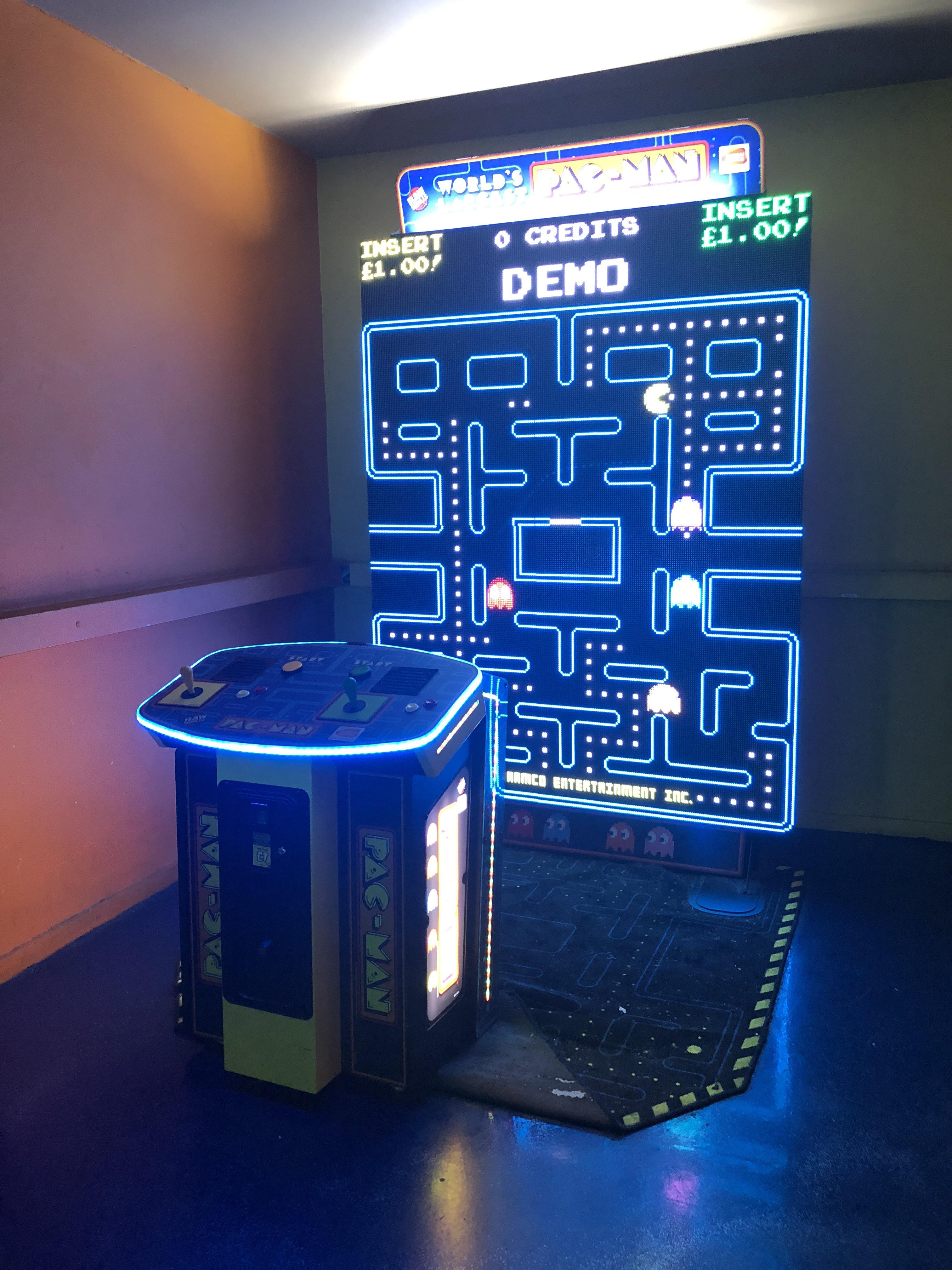 This giant PacMan arcade machine. r/mildlyinteresting