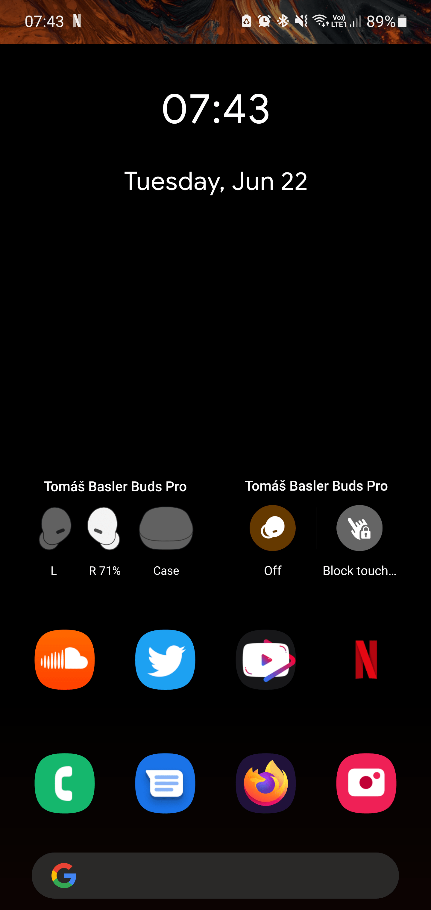 Blackscreen instead of wallpaper when I watch netflix and close it