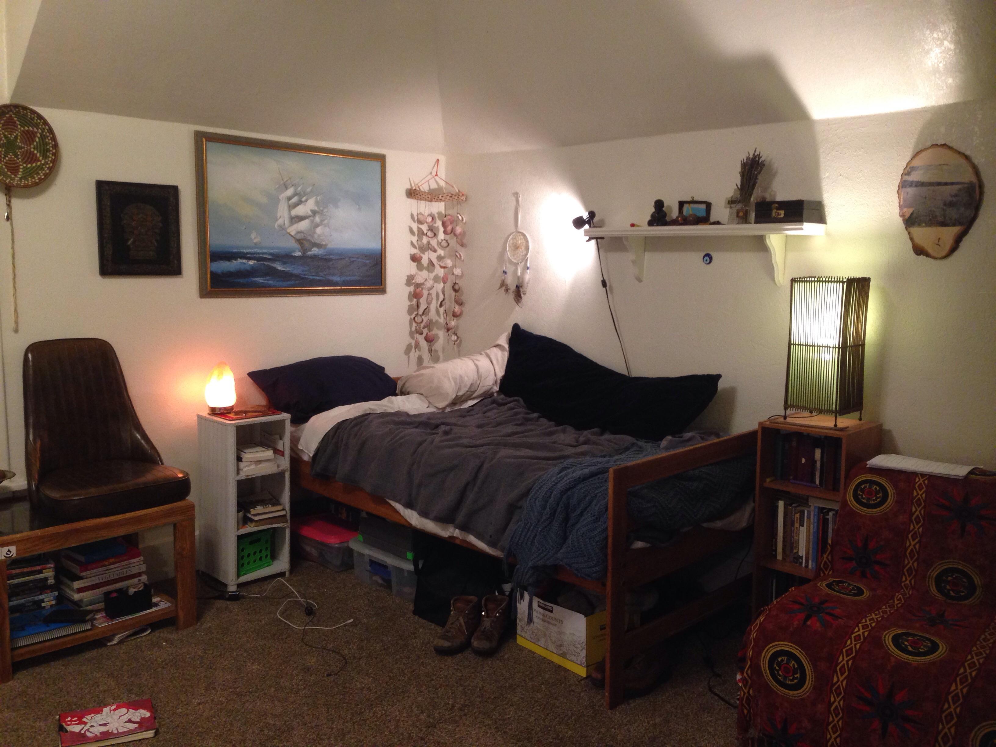 My cozy studio apartment in Montana. First time living alone ) r