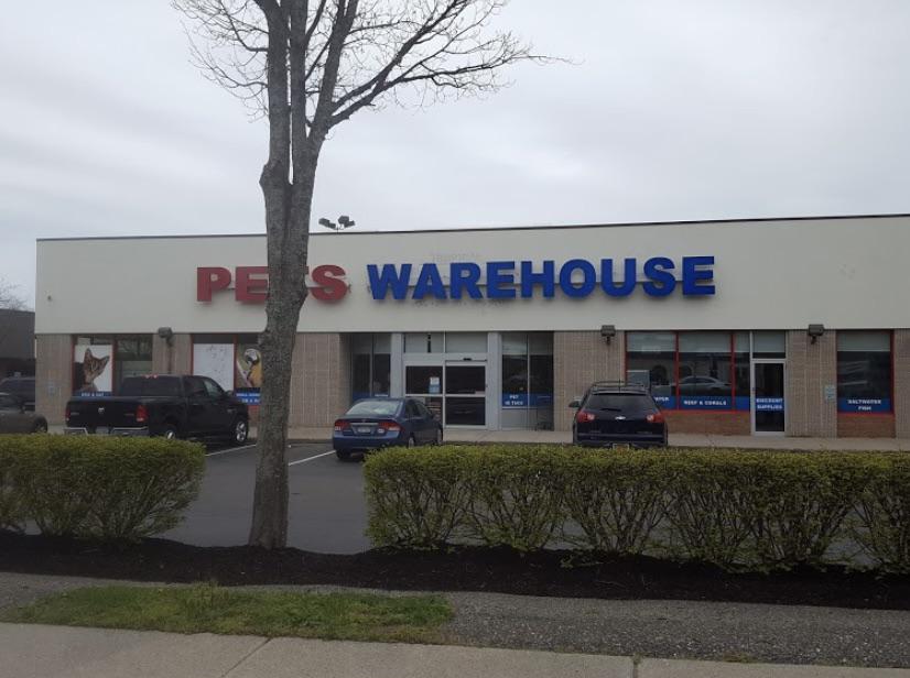 Former Hollywood Video (Selden, NY) now a Pets Warehouse r