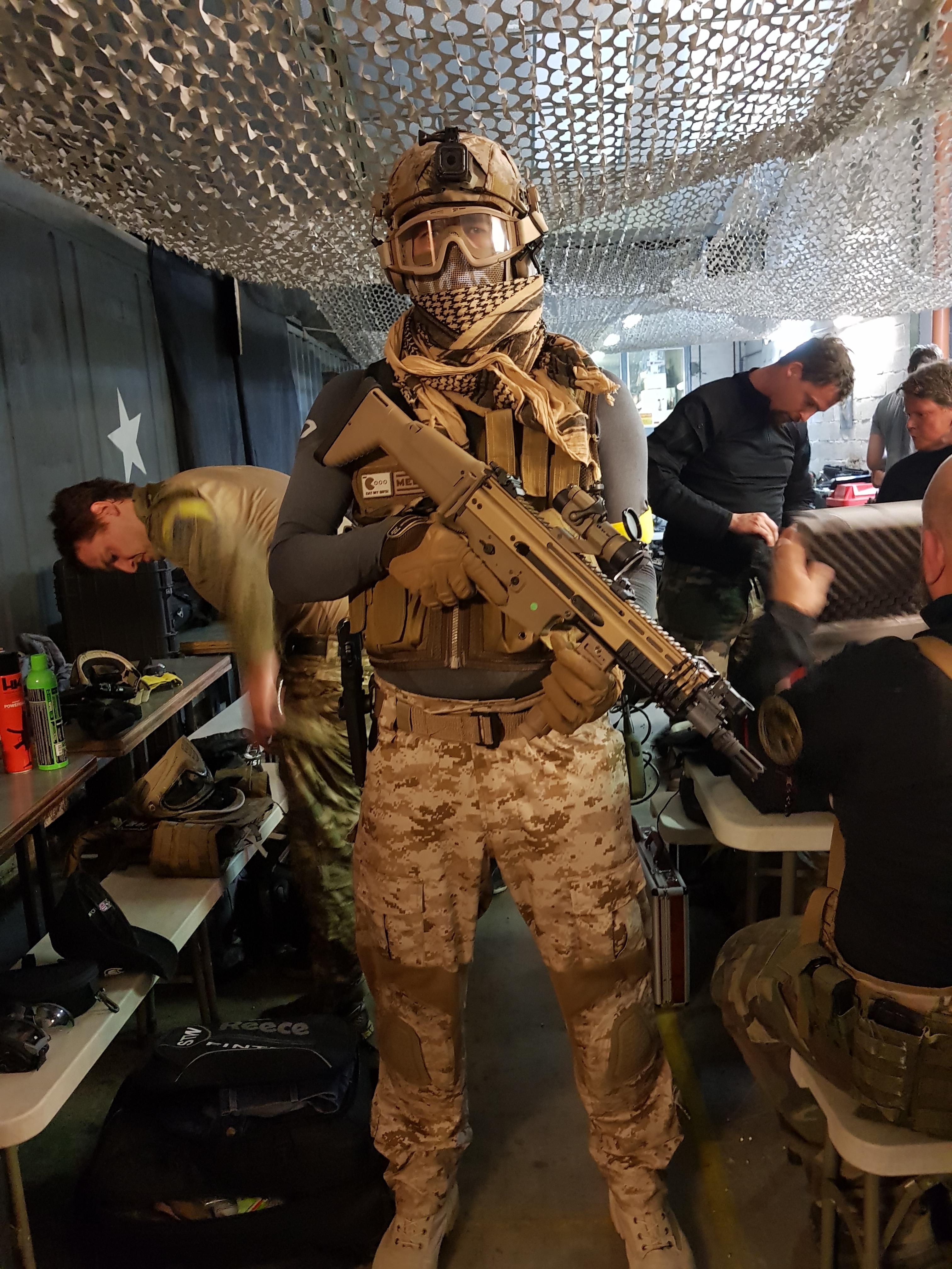 Current kit G&G SCARH, HiCappa, Fast helmet with Earmor m32 headset