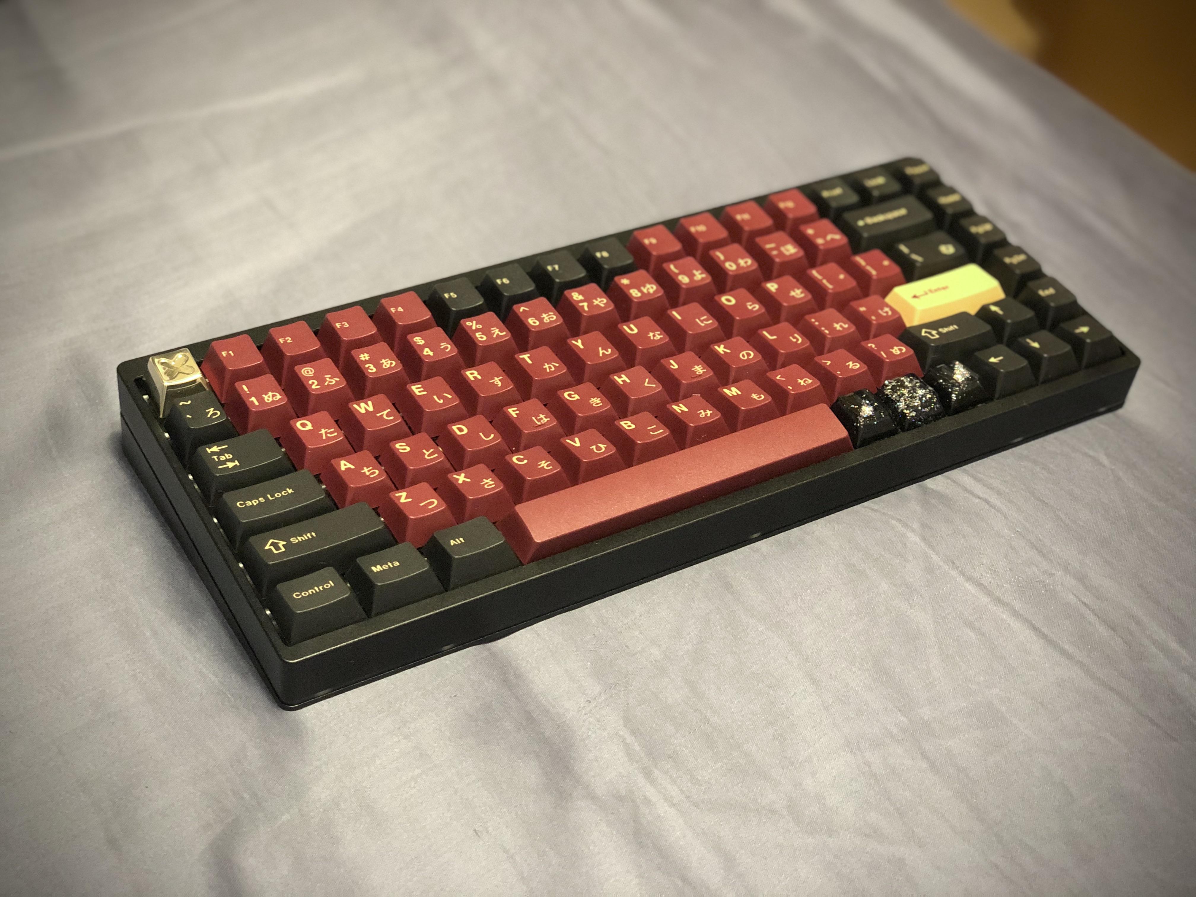 KBD75v2 w/ Smokey T1’s, GMK Red Samurai, RAMA x Minimal & Deep Field