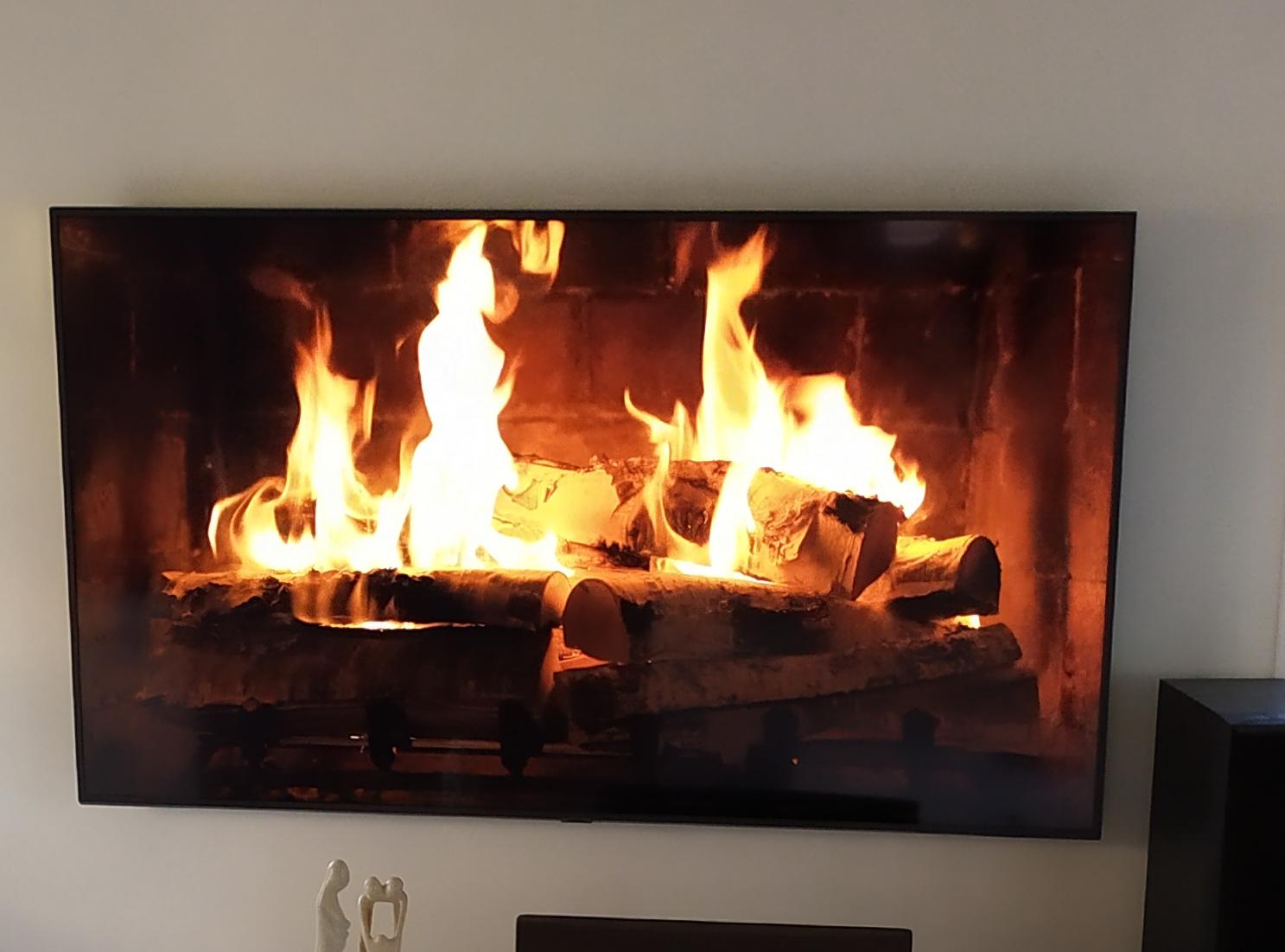 Crackling fireplace on Netflix for that cozy feeling tonight r/newzealand