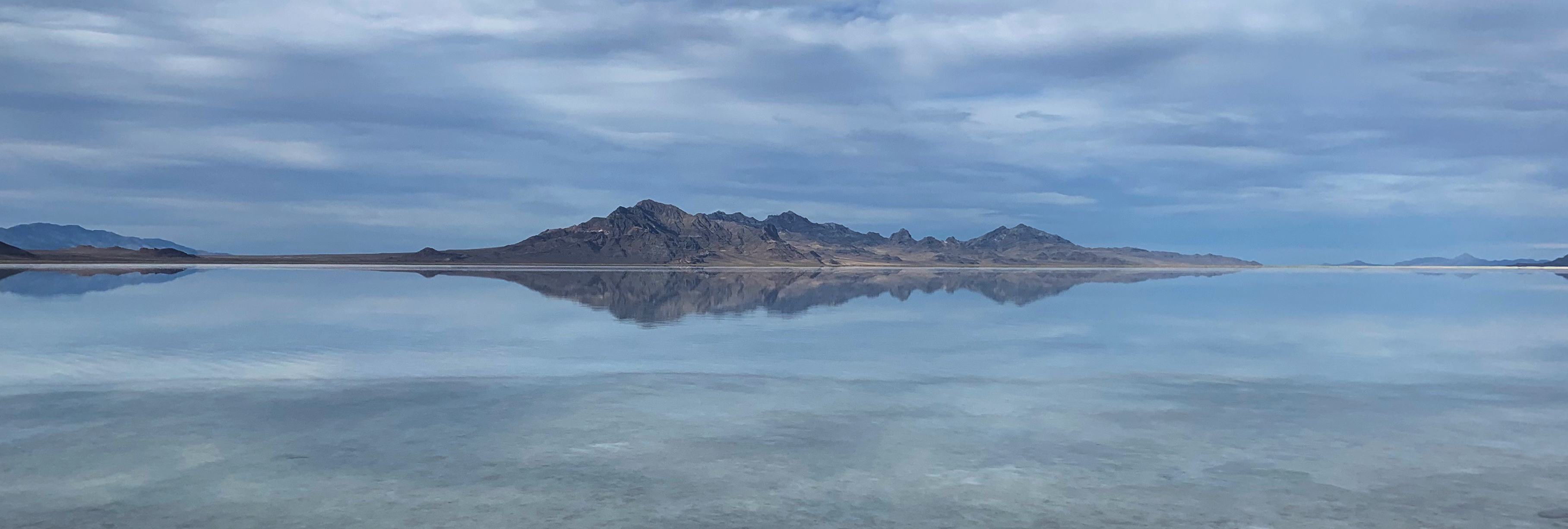 Utah Salt Flats near Salt Lake City, Utah [OC][3632x1225] r/EarthPorn