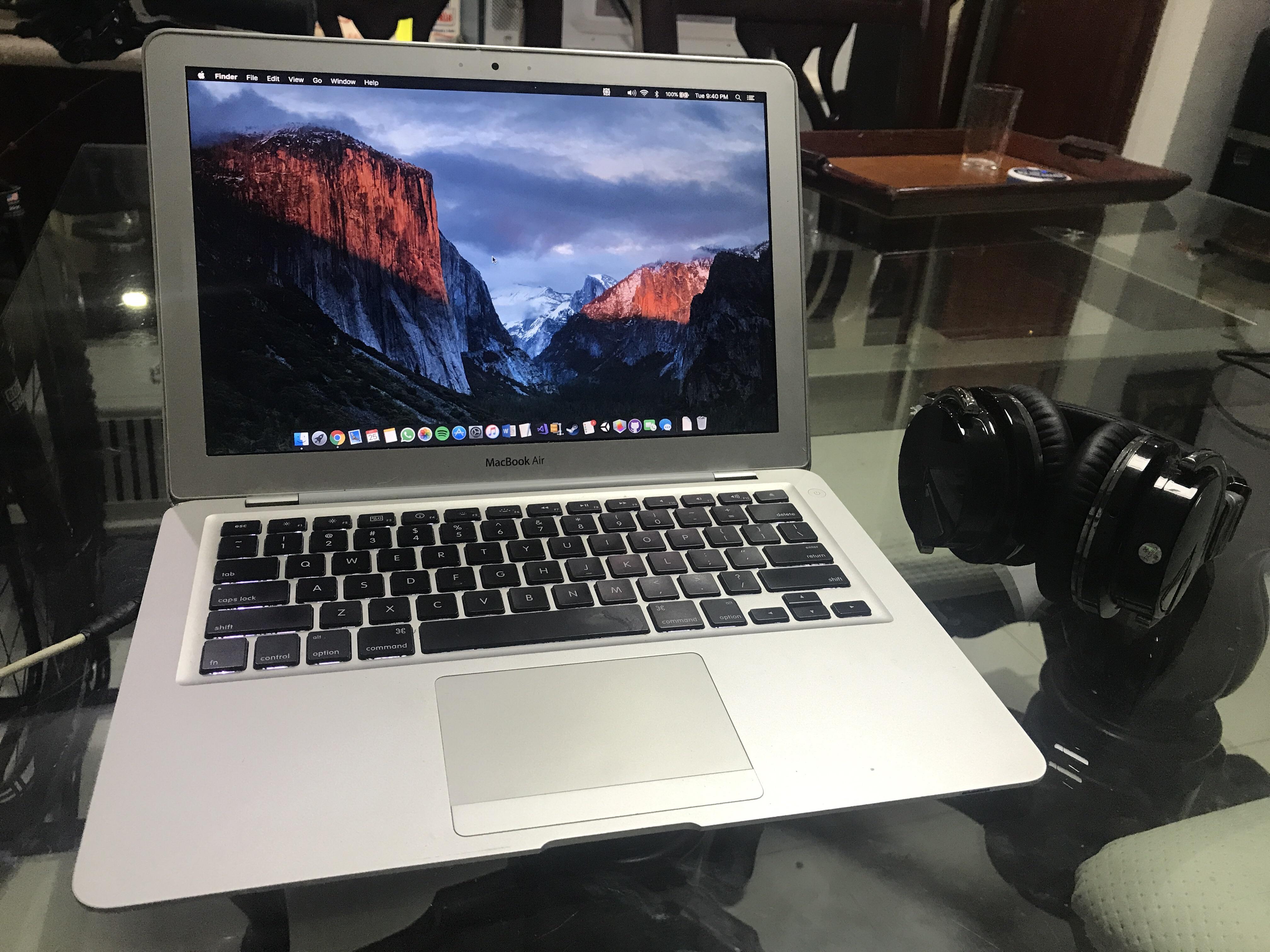 I keep using my late 2009 Macbook air as my daily computer and it’s