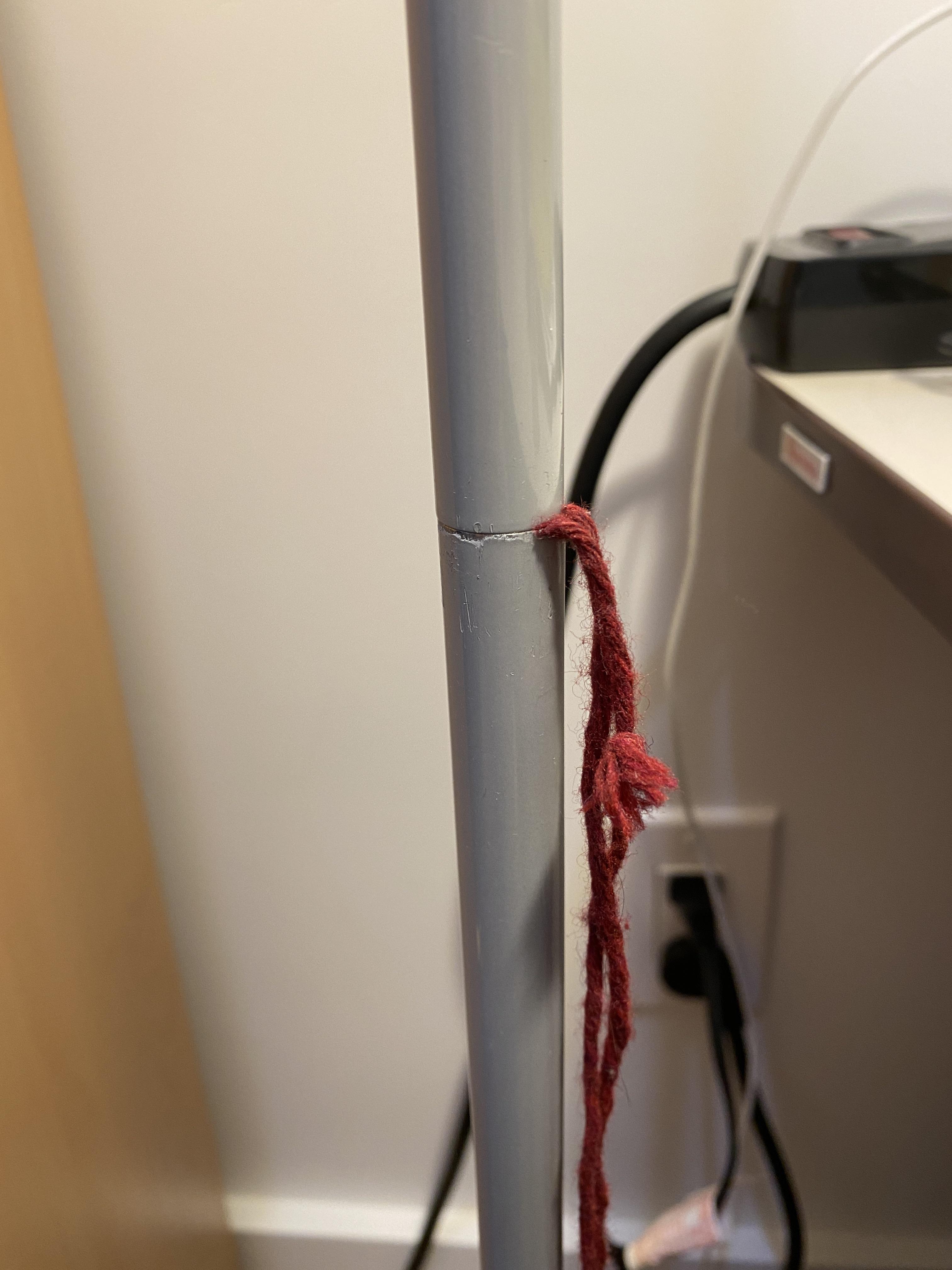 How to fix loose screws using some yarn (I had a loose pole connected
