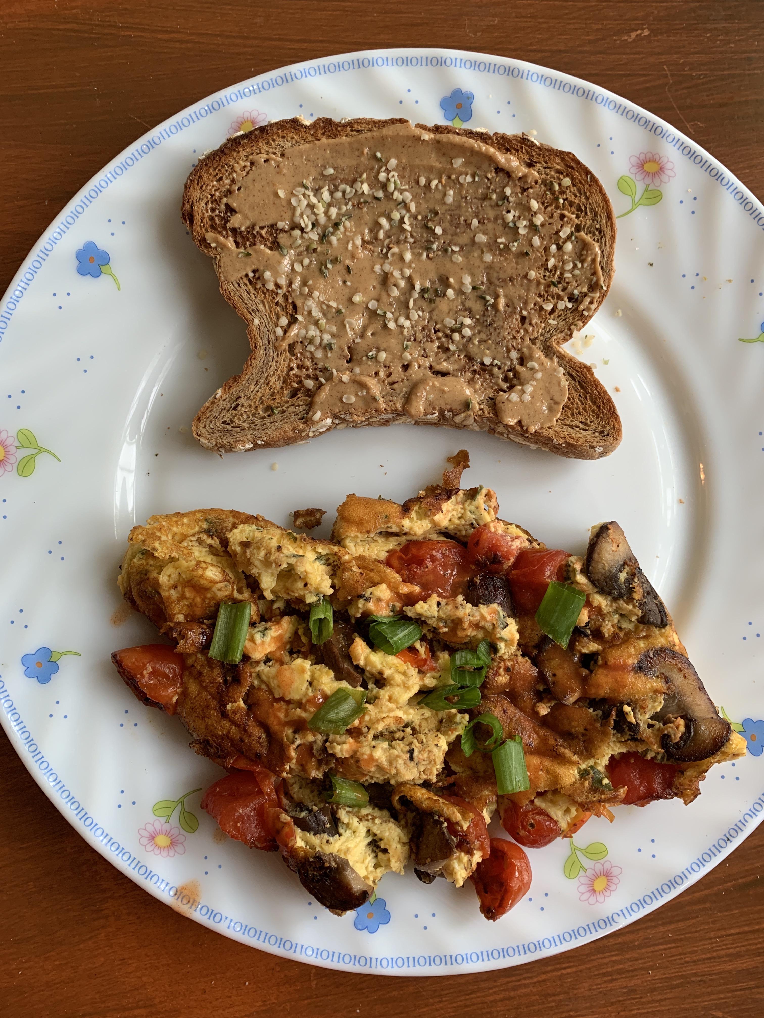 veggie egg scramble and peanut butter toast 263 calories! 🥜 🍳 🍅 r