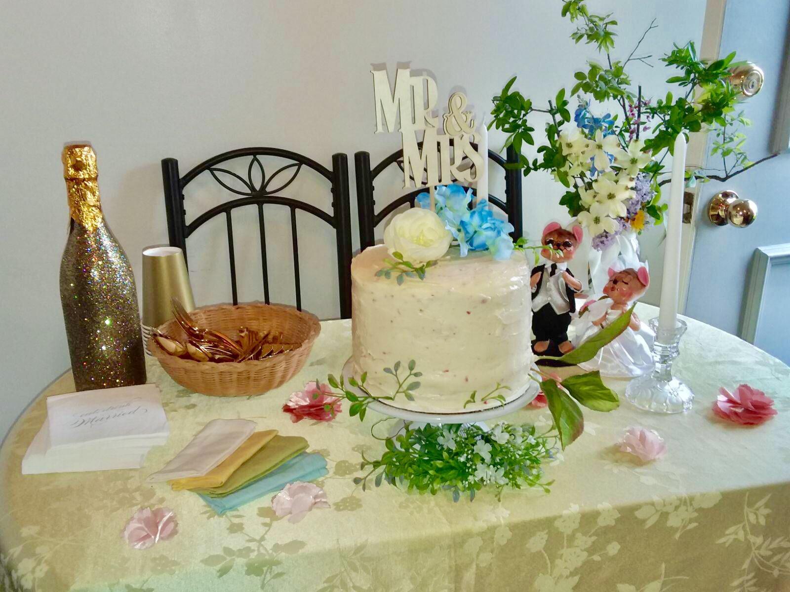 [homemade] my wedding cake!Lemon buttermilk sponge cake with a