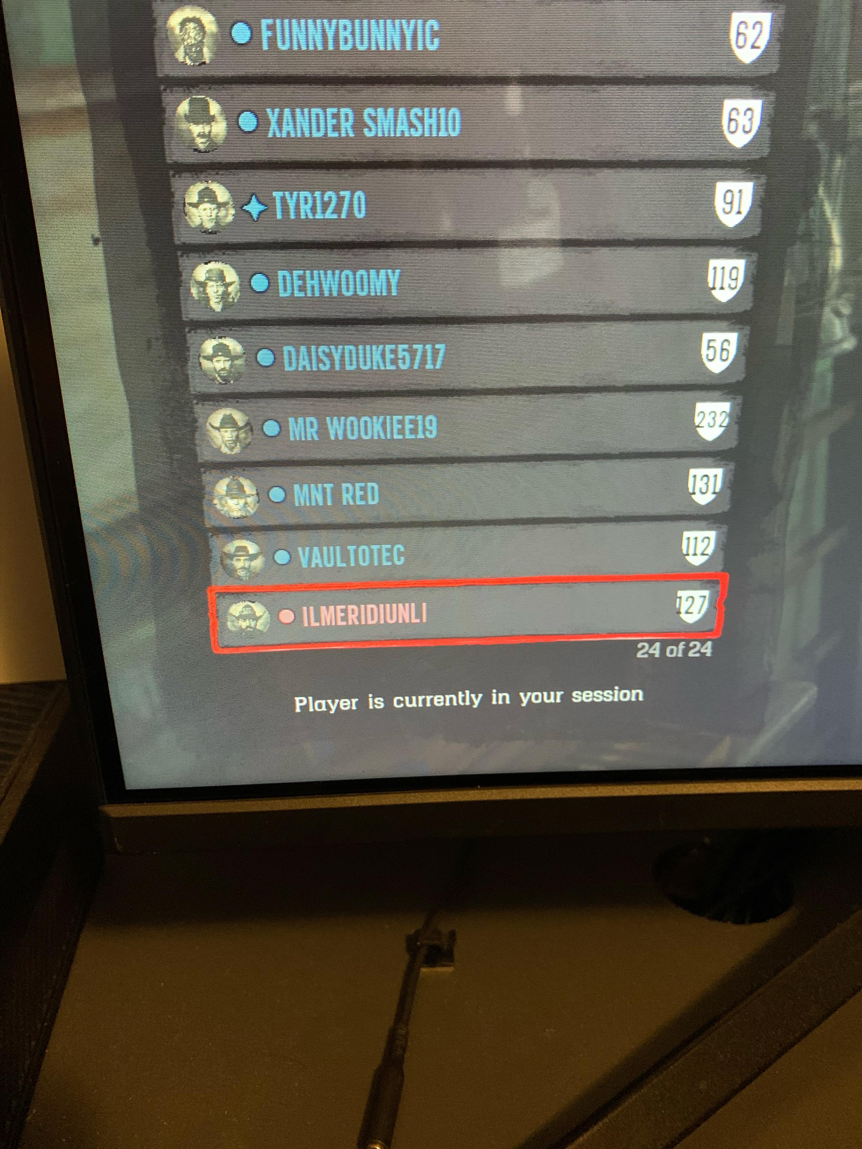 When someone does the off radar glitch does it also make it so you