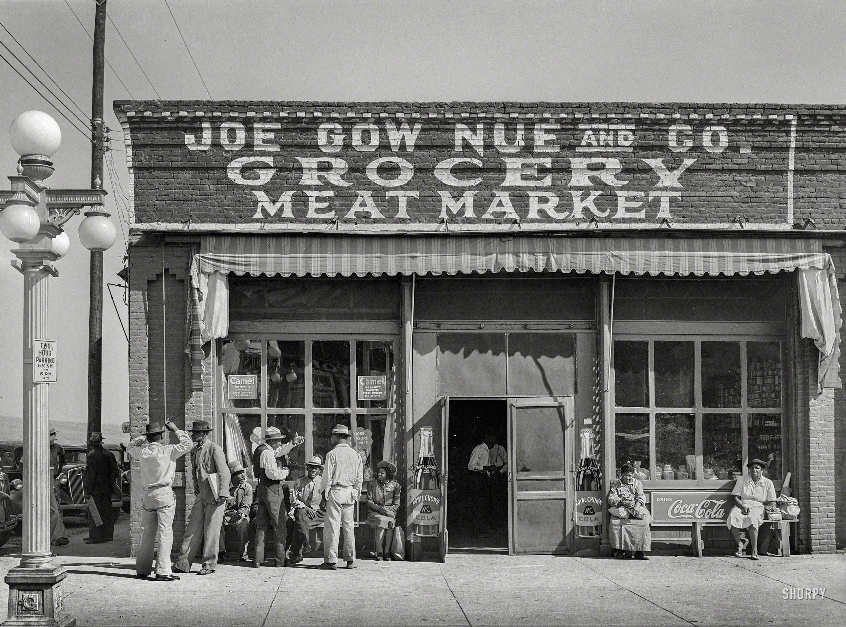 Joe Gow Nue & Co, Grocery Store, Greenville, Mississippi. November 1939
