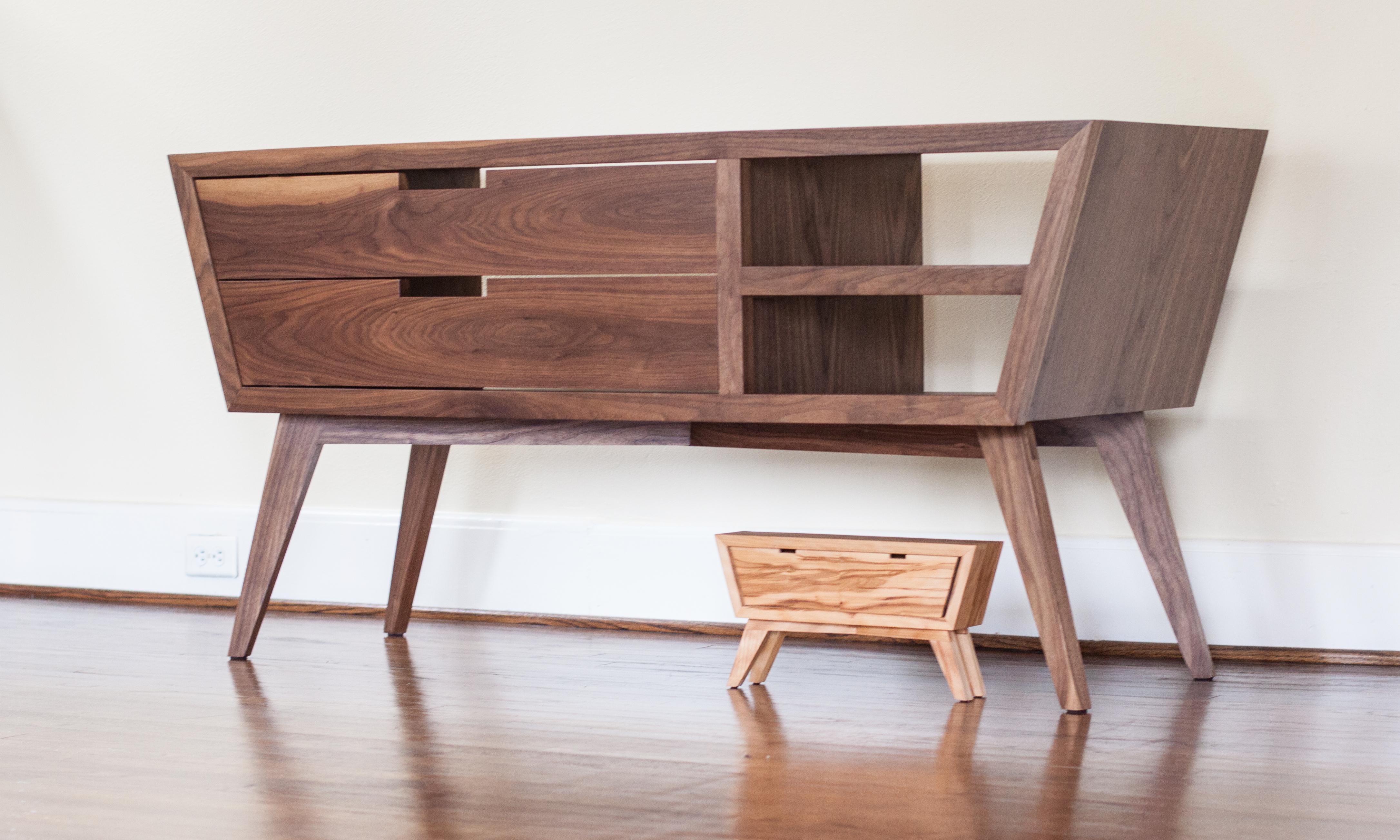 I built a Bad Larry (and a mini Bad Larry)... r/woodworking