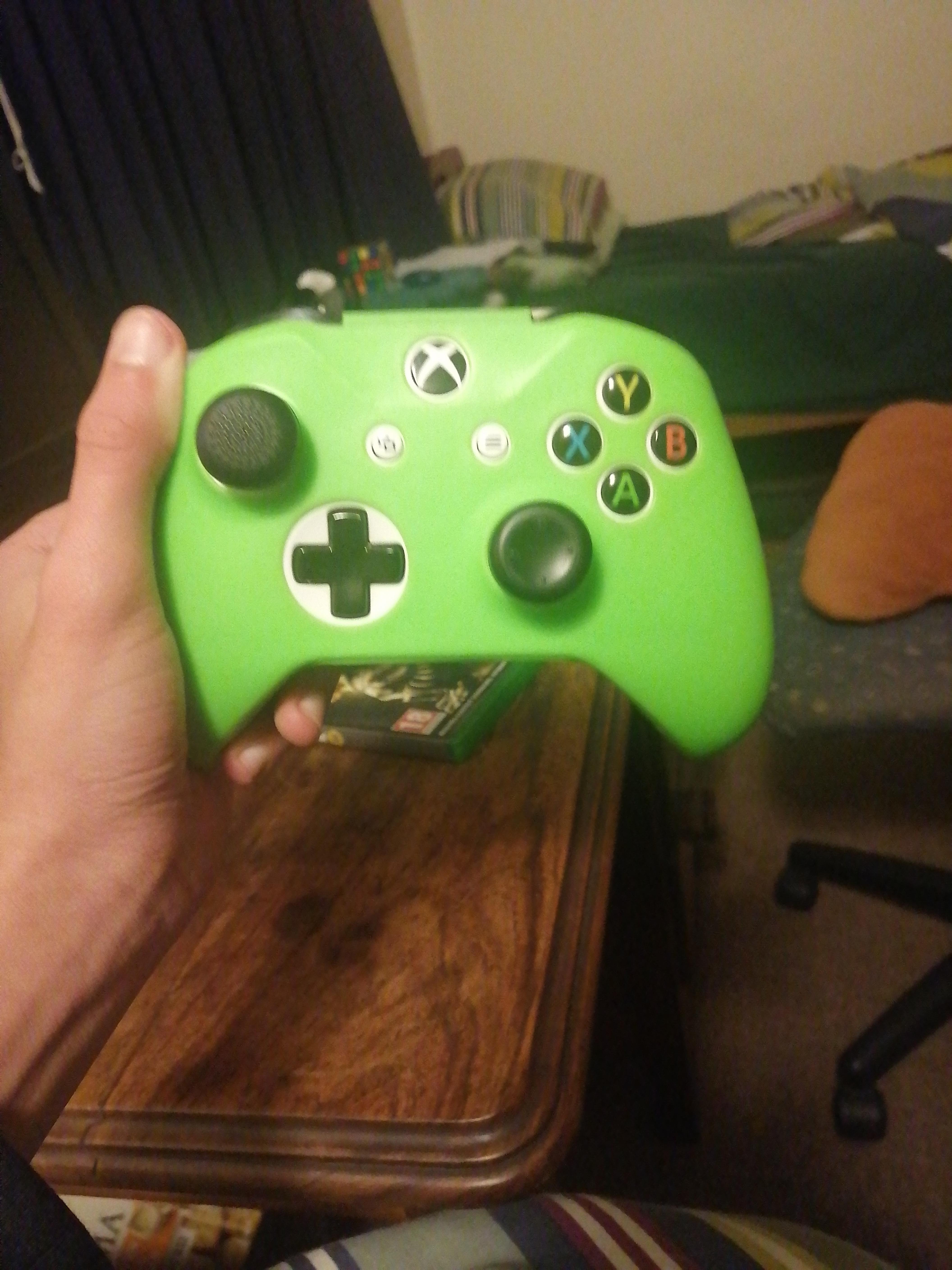 My headset wont work if i hold my controller like this anyway to fix it