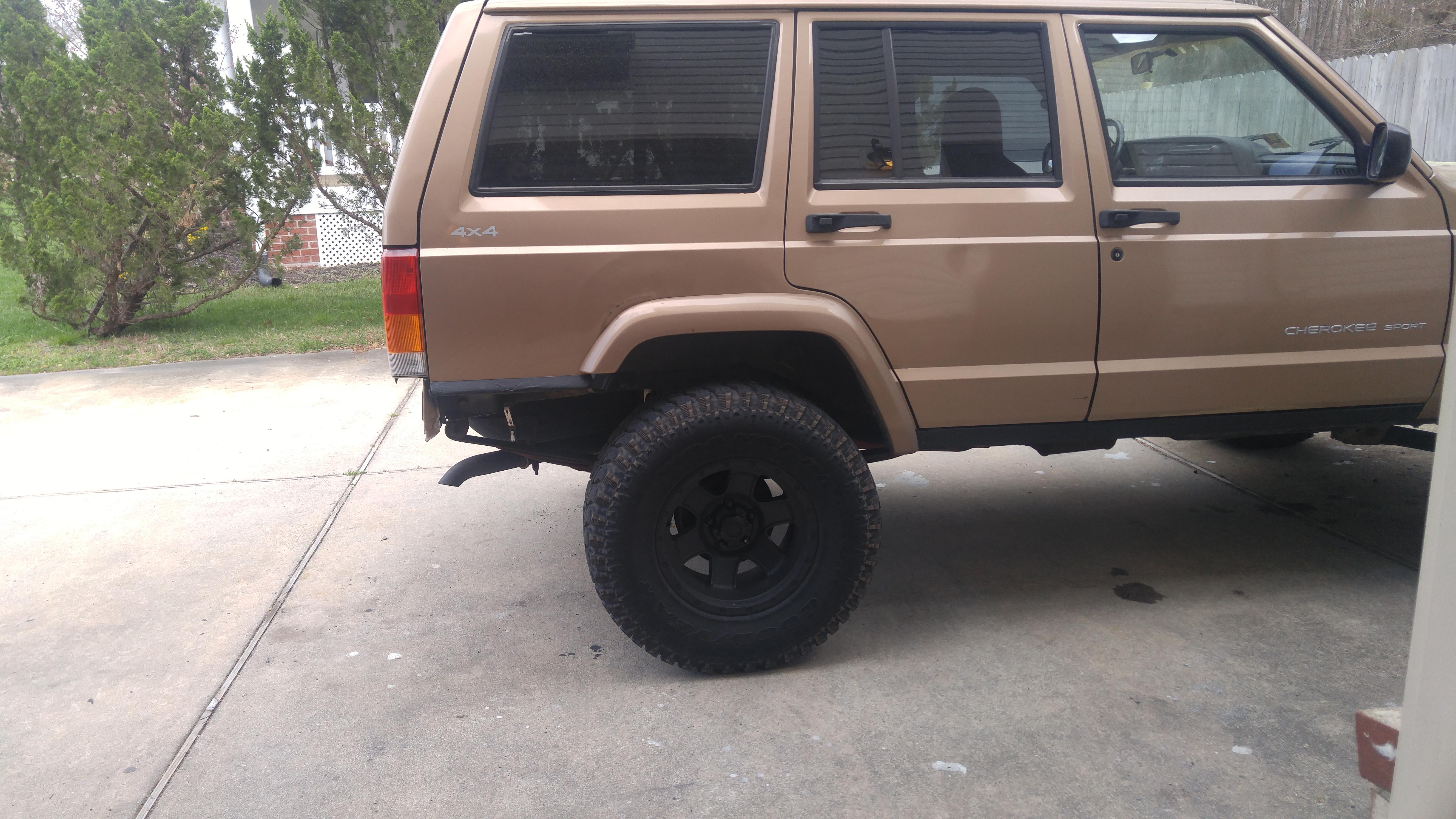 Rear quarter panel cut 'n fold done on passenger side r/CherokeeXJ