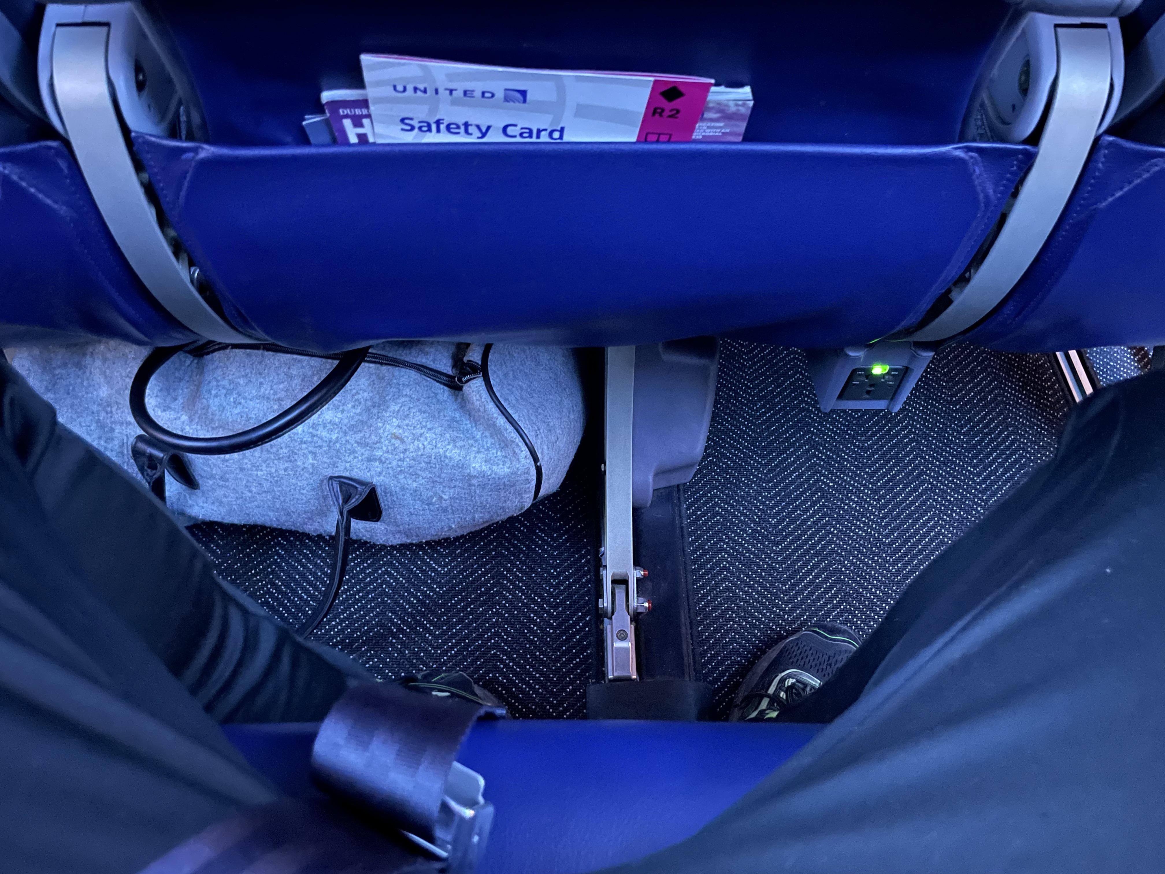 Thanks United. We have 4 seats and 3 spots for carryons. r/assholedesign