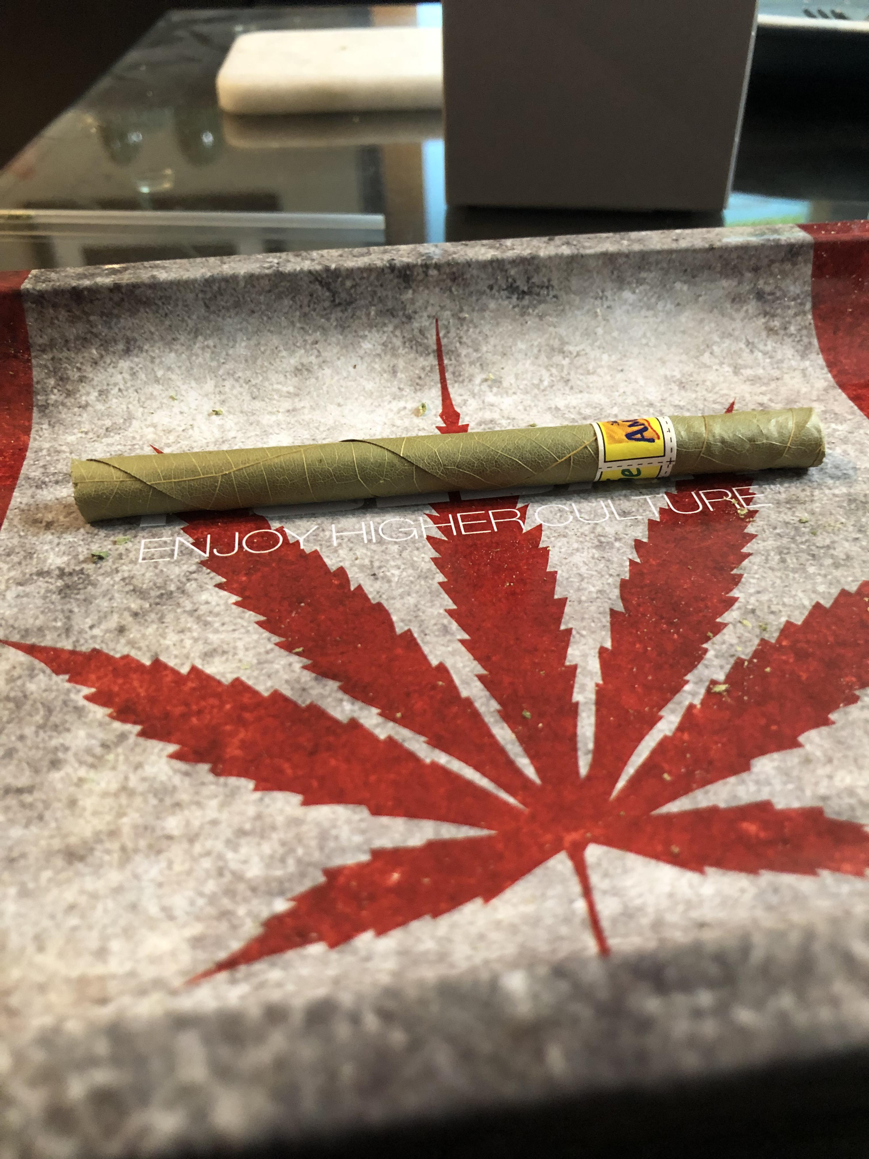 Sweet palm leaf wrap for a smoke tonight. Anyone have any experience