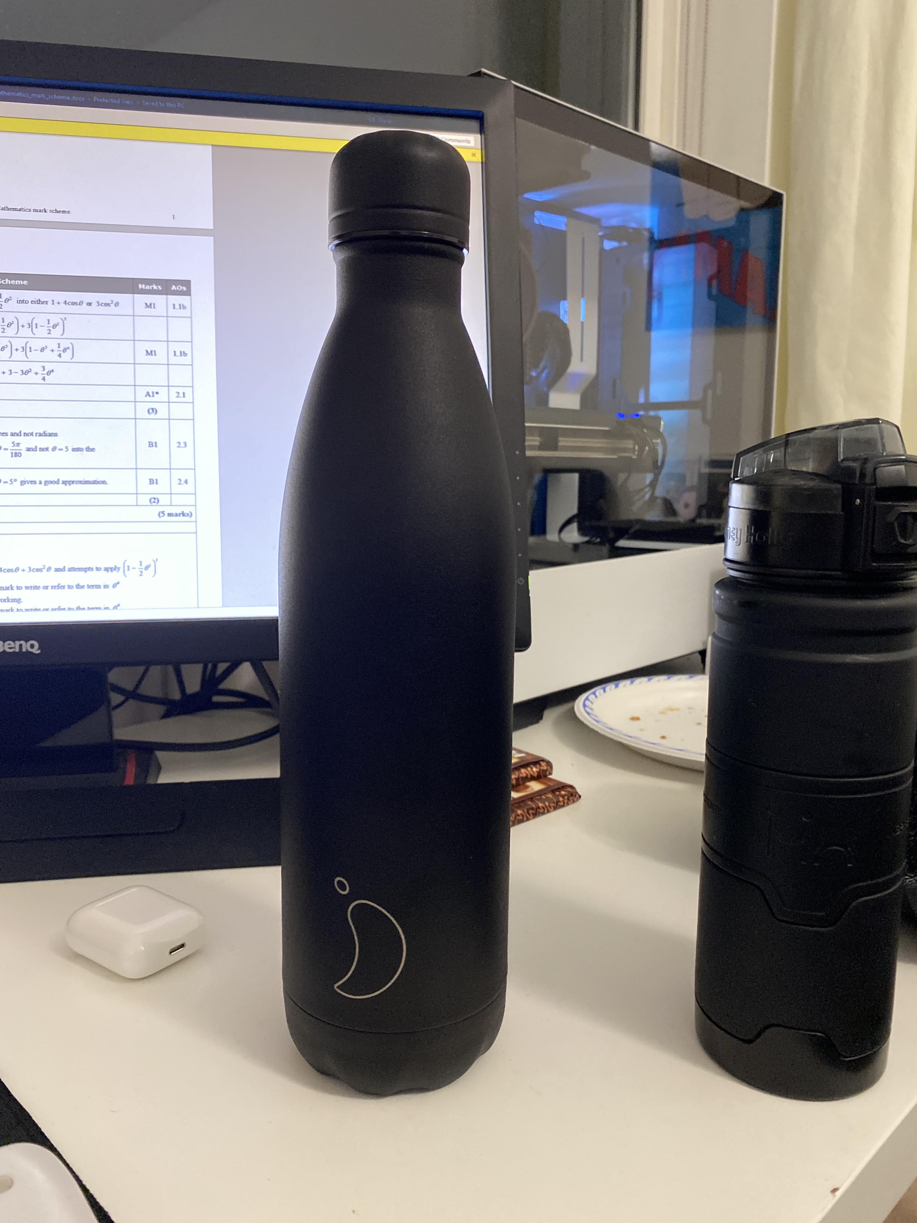 Got my new 750ml Chilly’s bottle to keep my crisp water in. My school