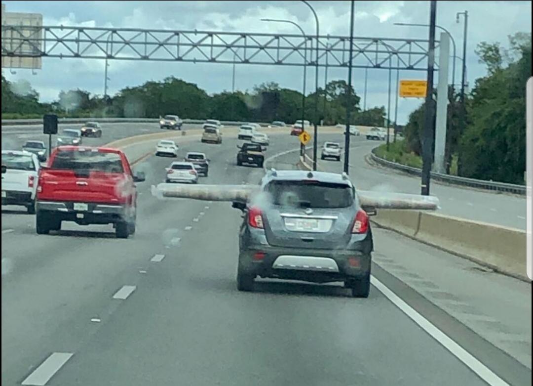 Expert in rug delivery r/IdiotsInCars