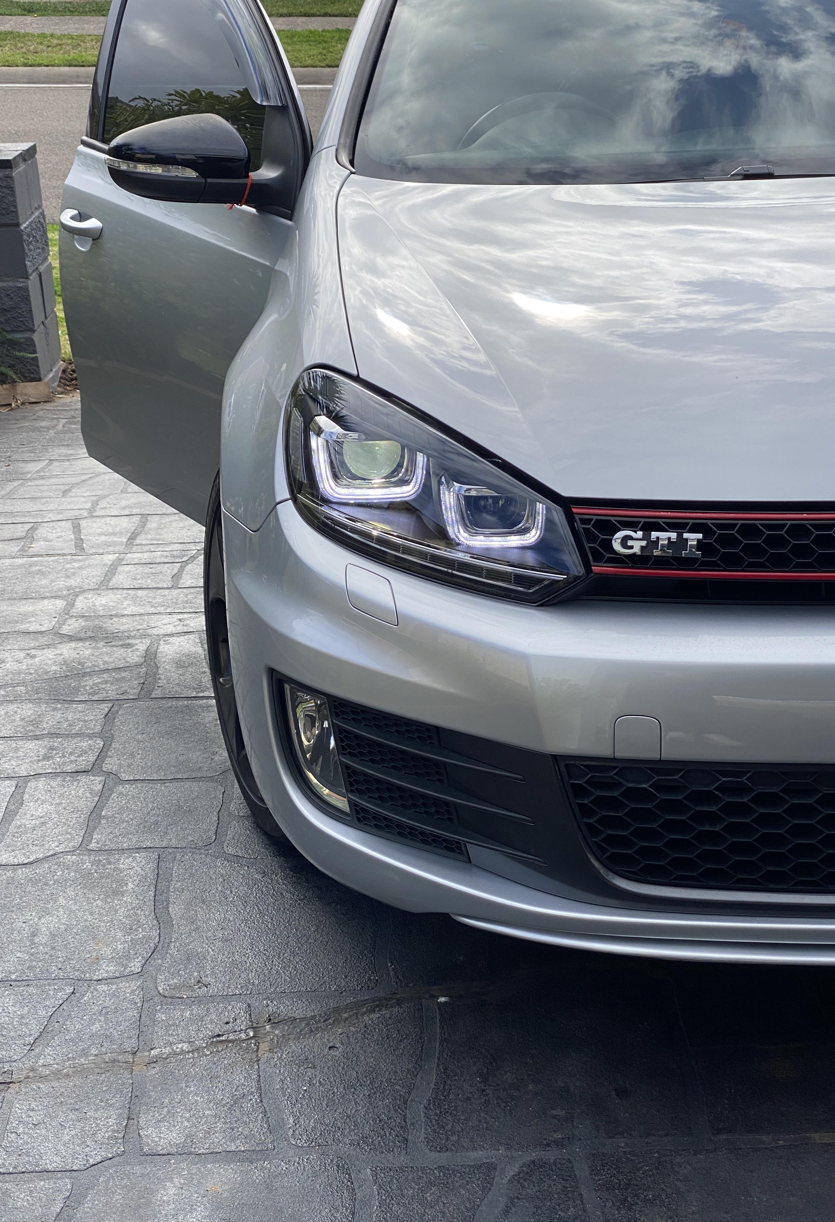 Definitely a big upgrade from the stock headlight (MK6) r/GolfGTI