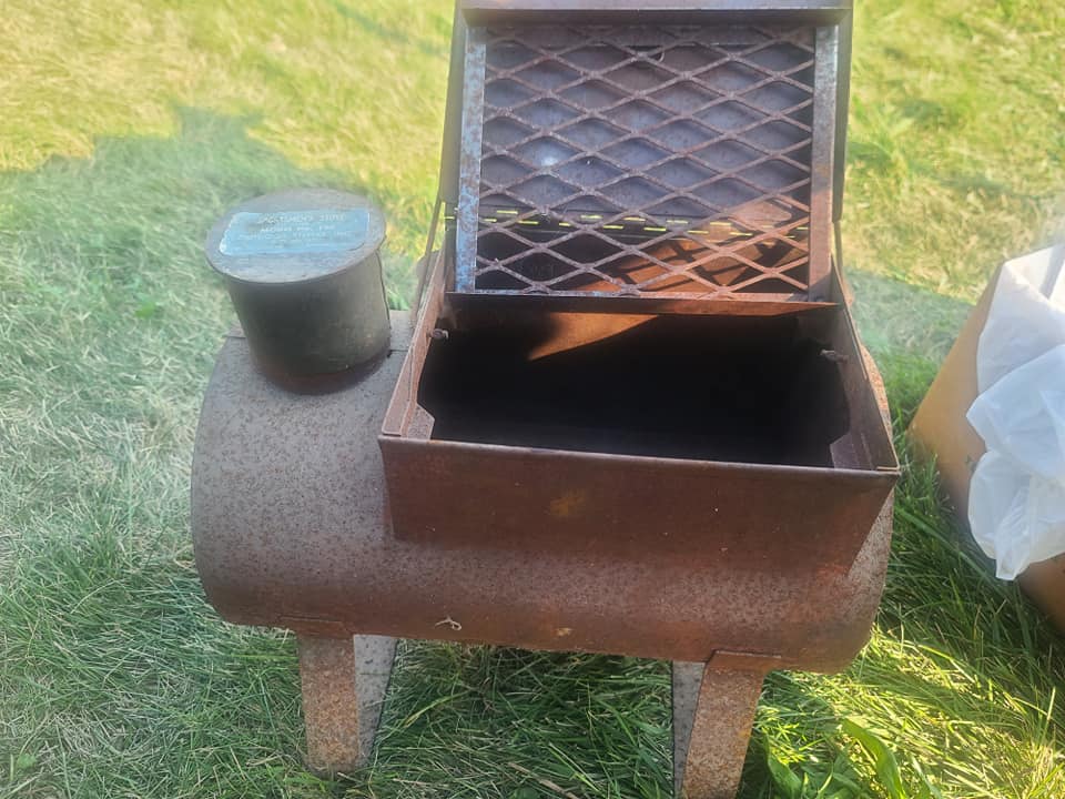 The Large DIY Camping Wood Stove, looks poor but works well, very warm