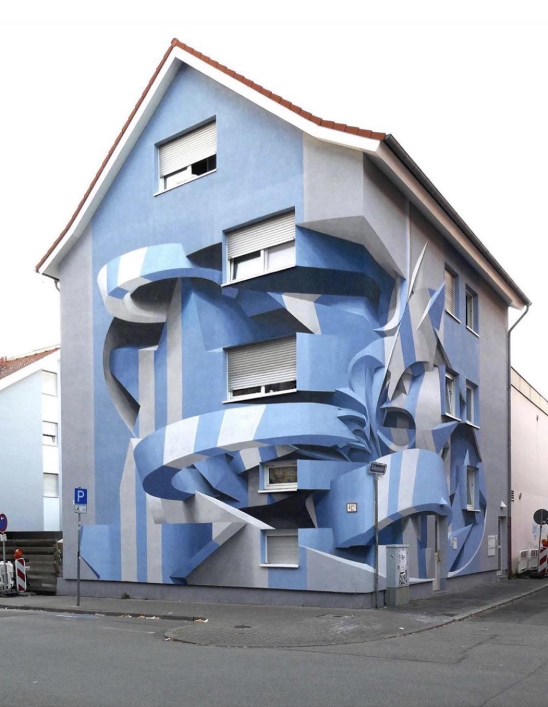 The paint job on this house in Mannheim, Germany r/mildlyinteresting