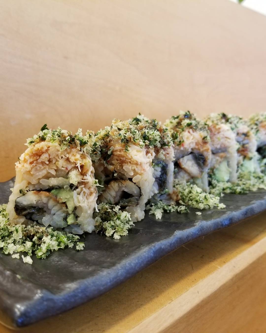 Unagi with Kani and Tempura Crunch [1080x1349] r/FoodPorn