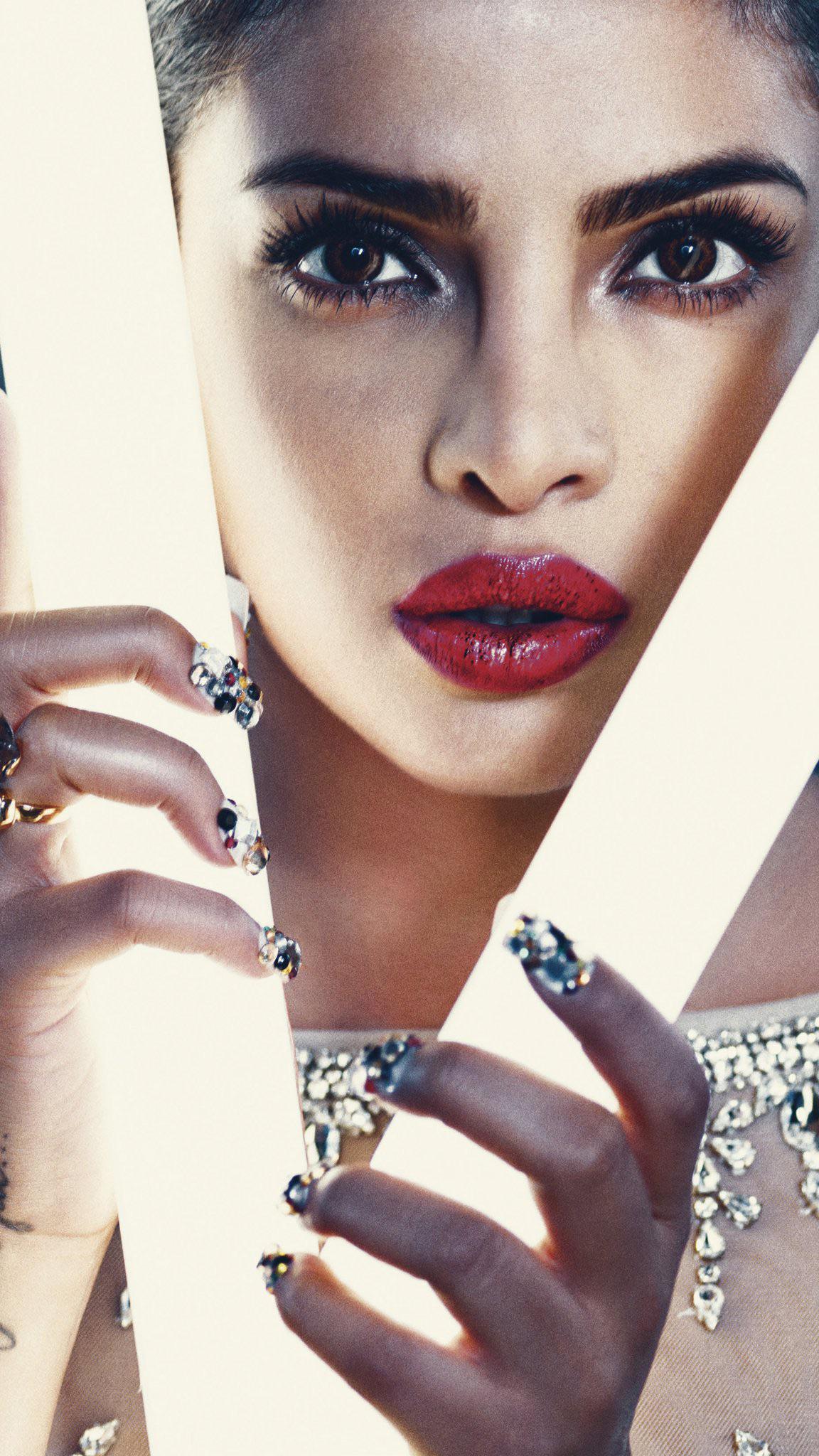 🔞Those lips 7… of Priyanka Chopra NUDE | | CelebrityNakeds.com