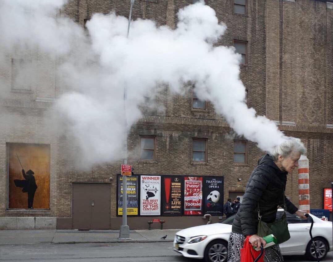 Leaked photo of Eminem in the studio recording the new album : Eminem