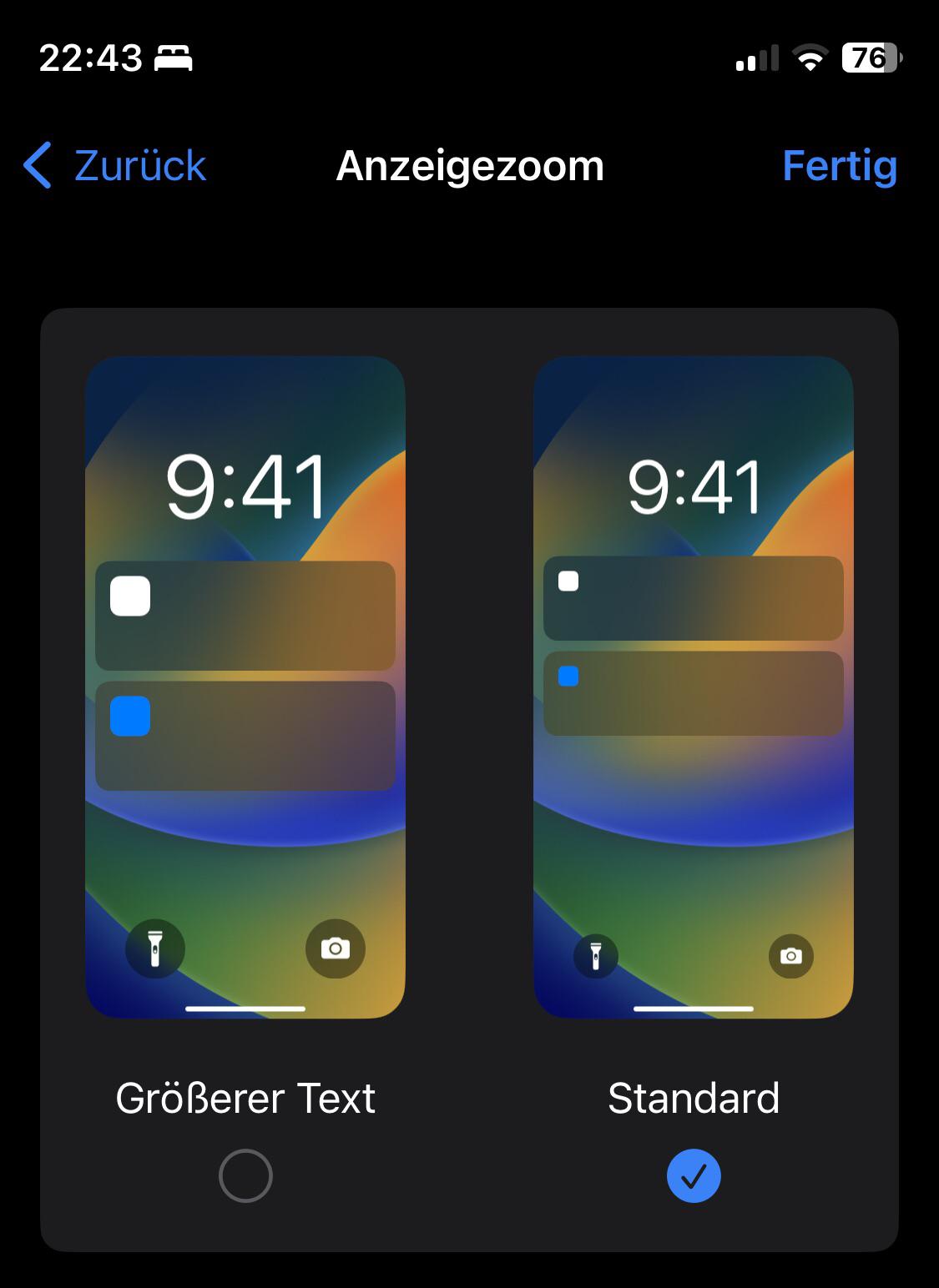 In display zoom settings the darkmode wallpaper is there but on