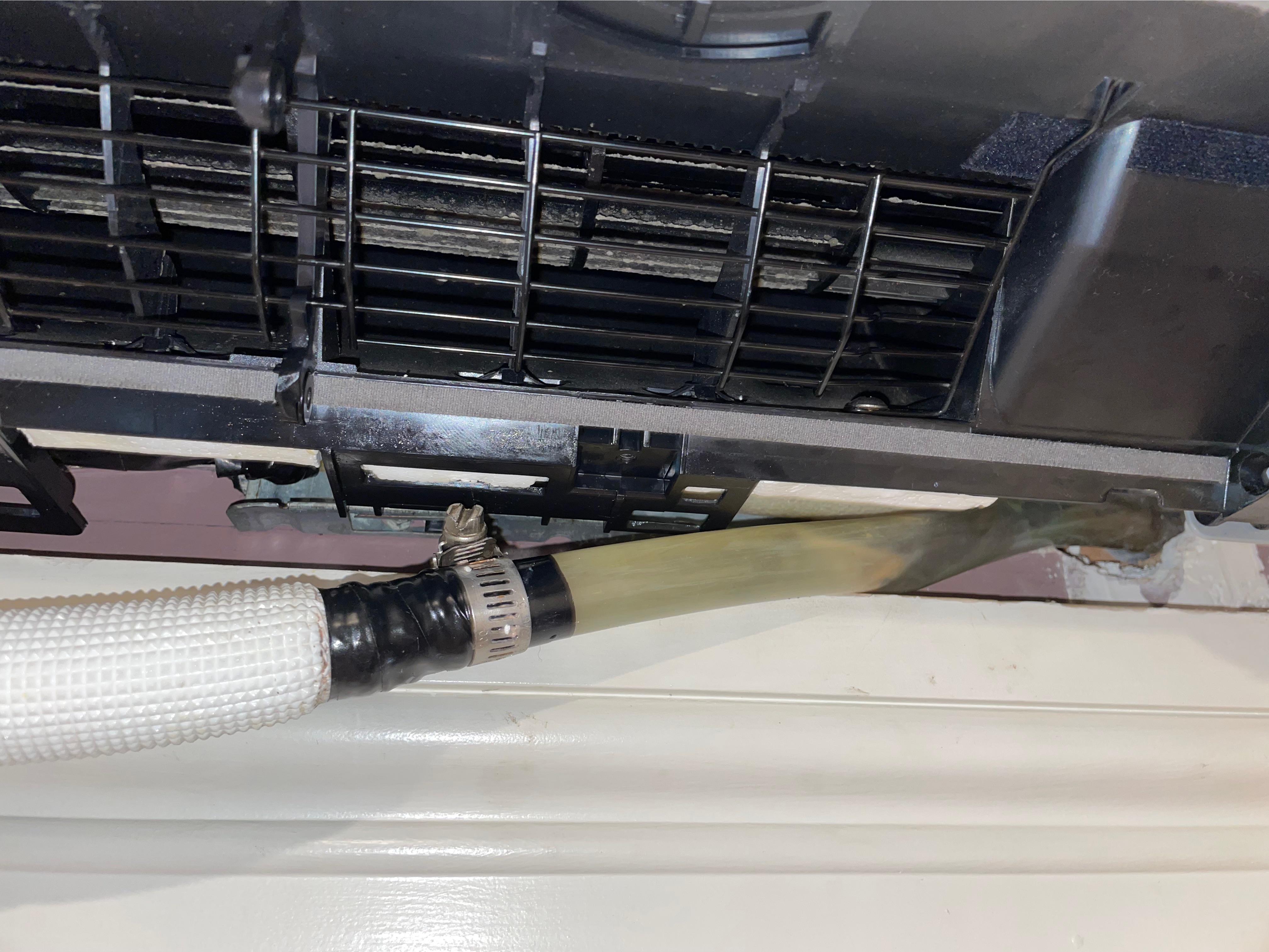 Is this kink causing AC to leak water, or something else? r/hvacadvice