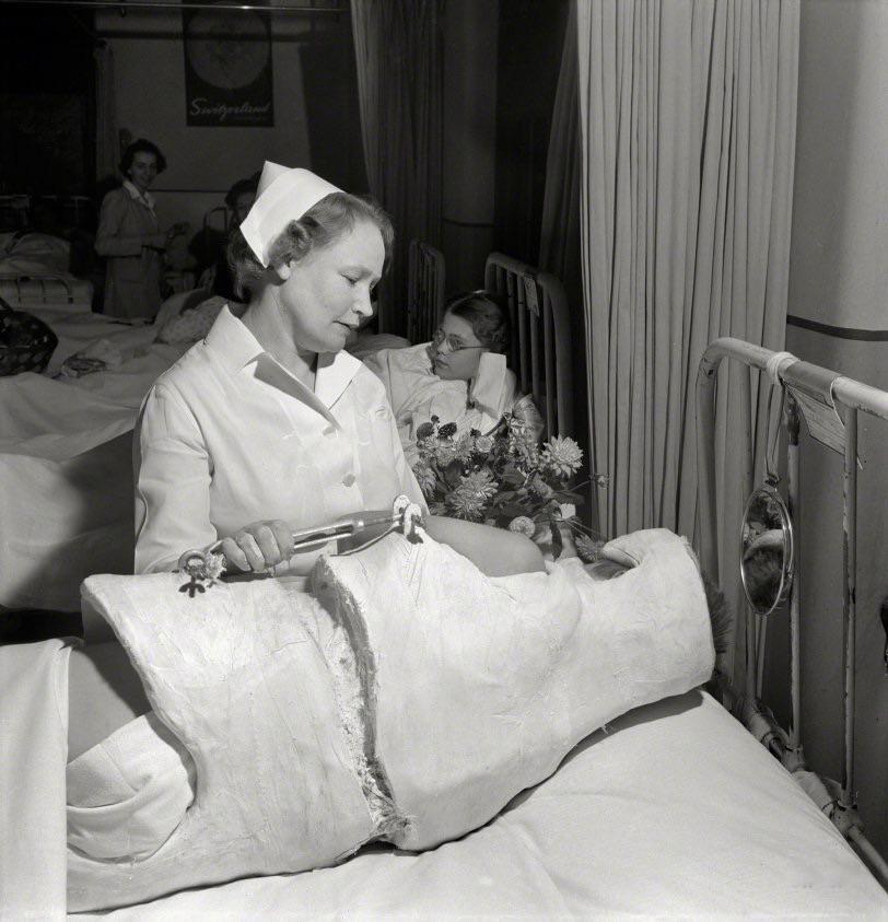 November 1942. When student nurses have completed much of their training they can relieve nurses