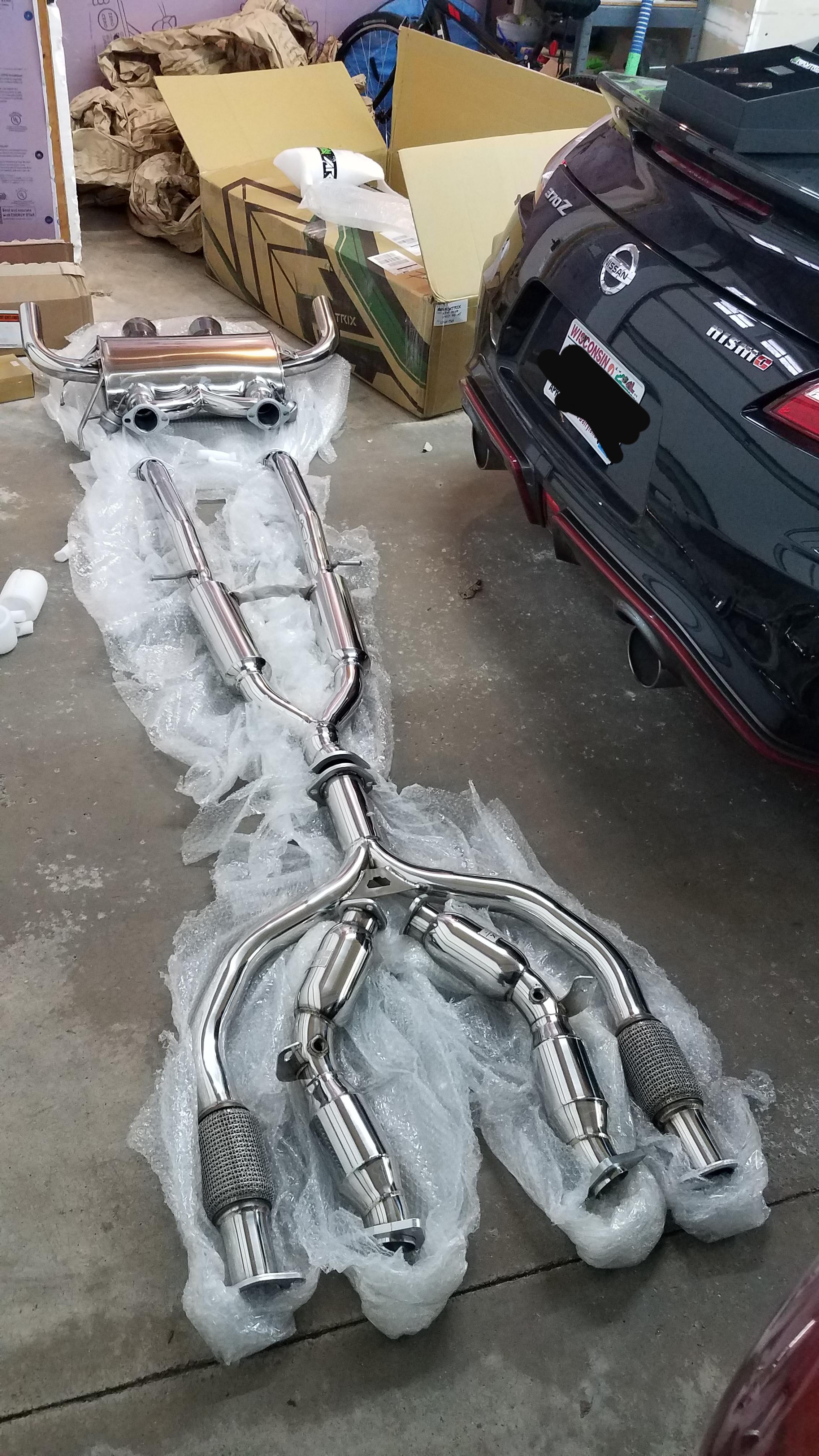 New Armytrix exhaust came in today, so excited! r/370z