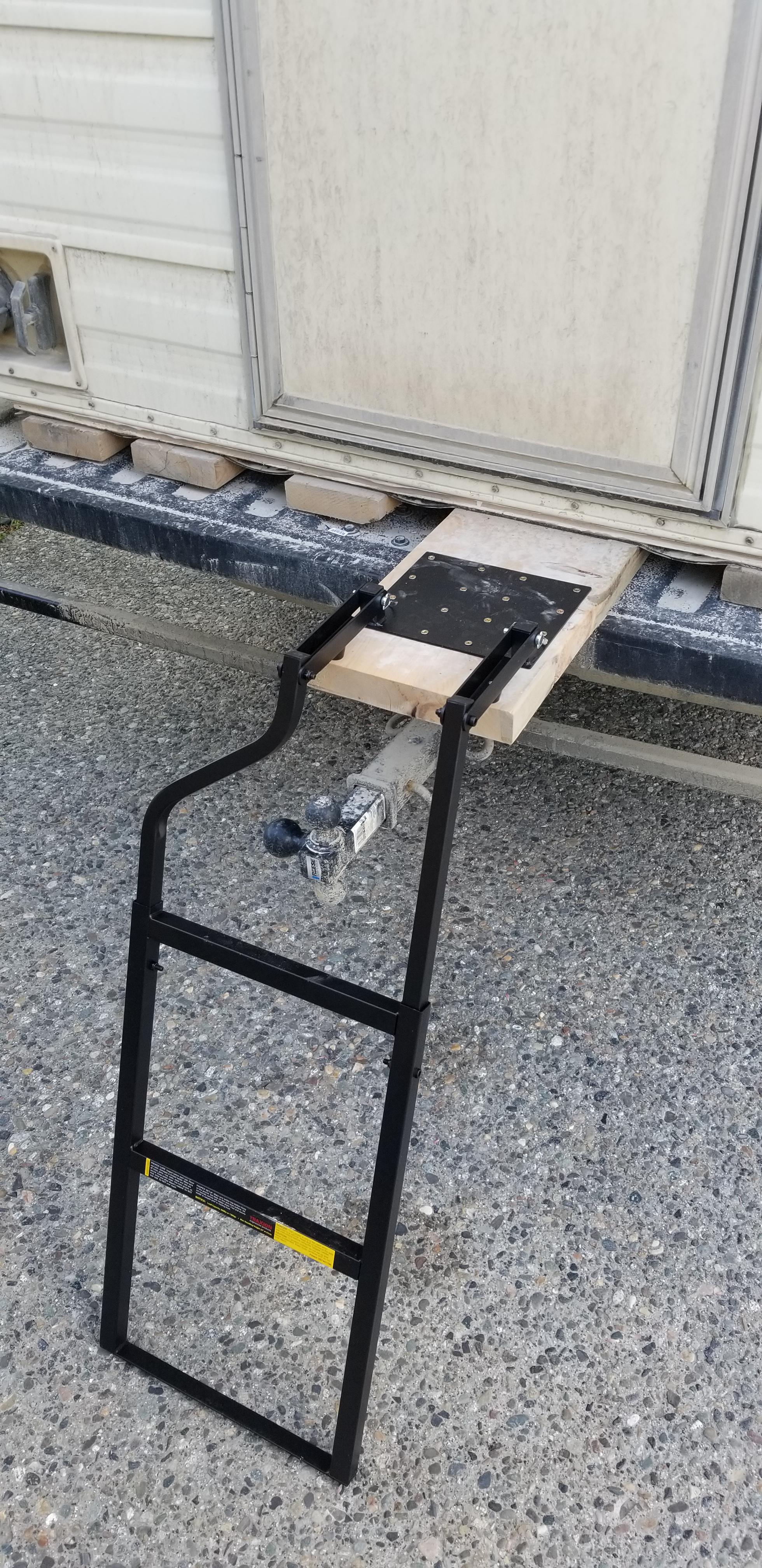 Cheap tailgate ladder install with quick disconnects. Traxion Tailgate