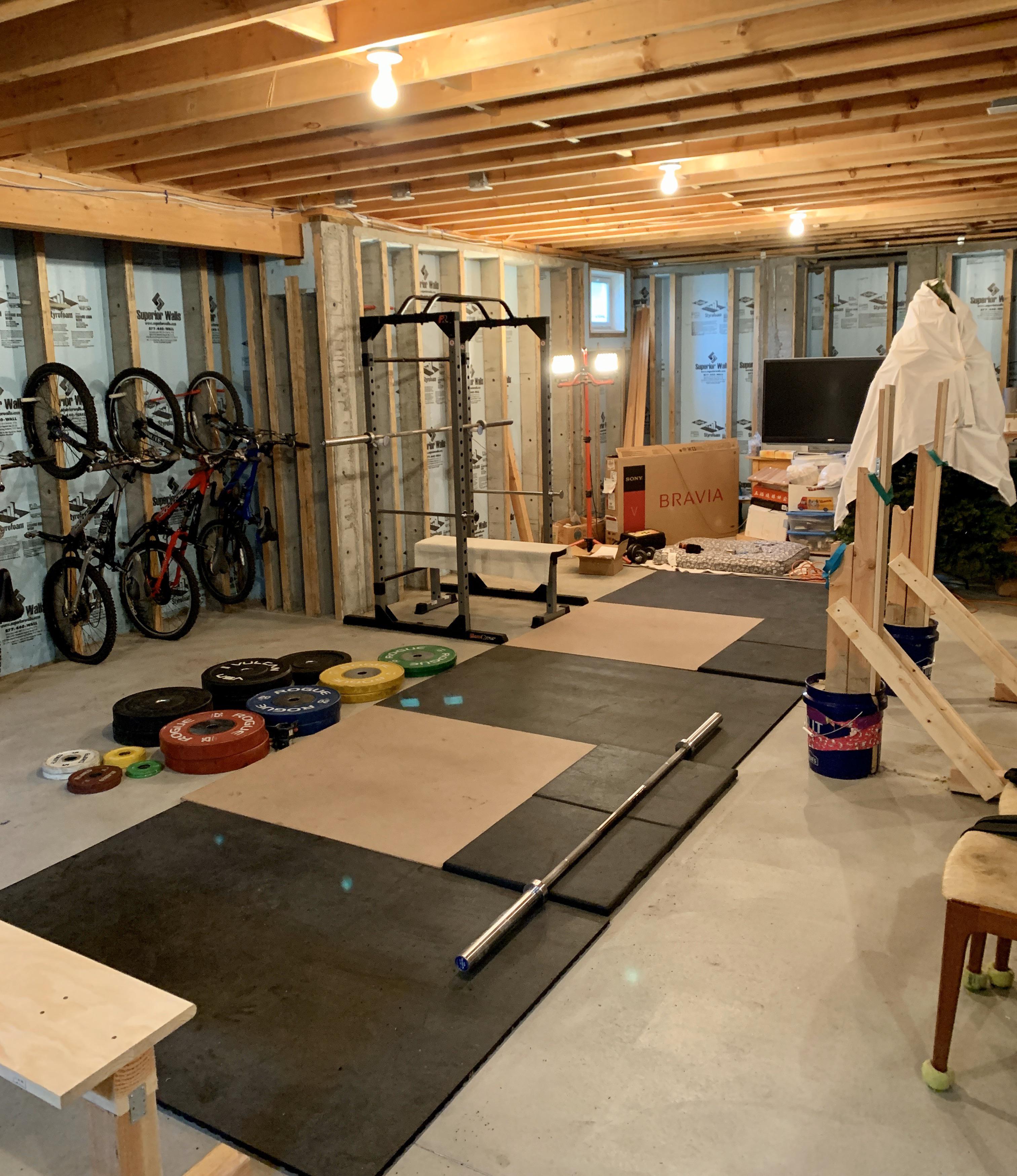 Are we flexing our home gyms again? Check out my sick hyperbolic time