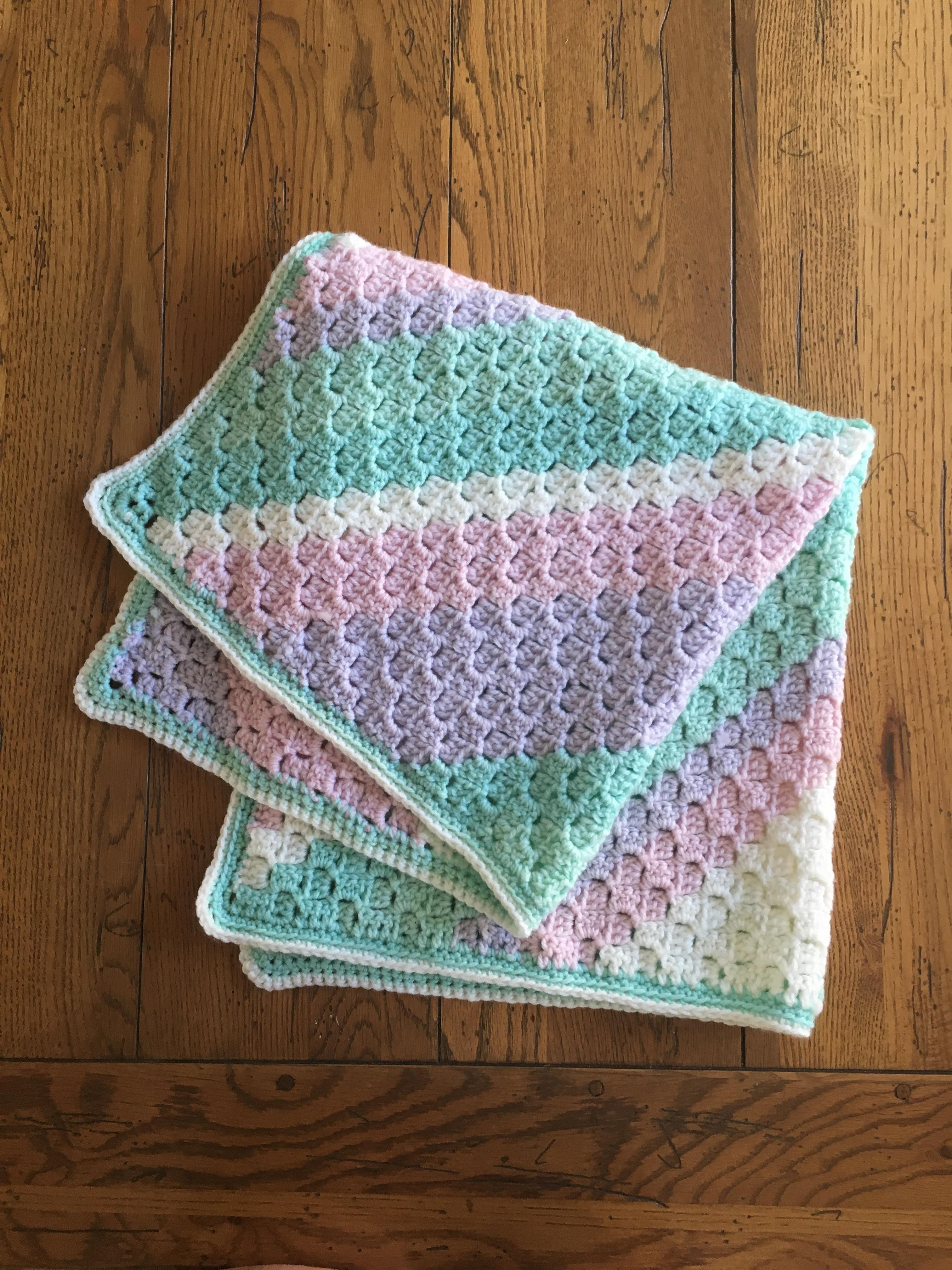[FO] C2C baby blanket, Caron Baby Cakes yarn r/crochet