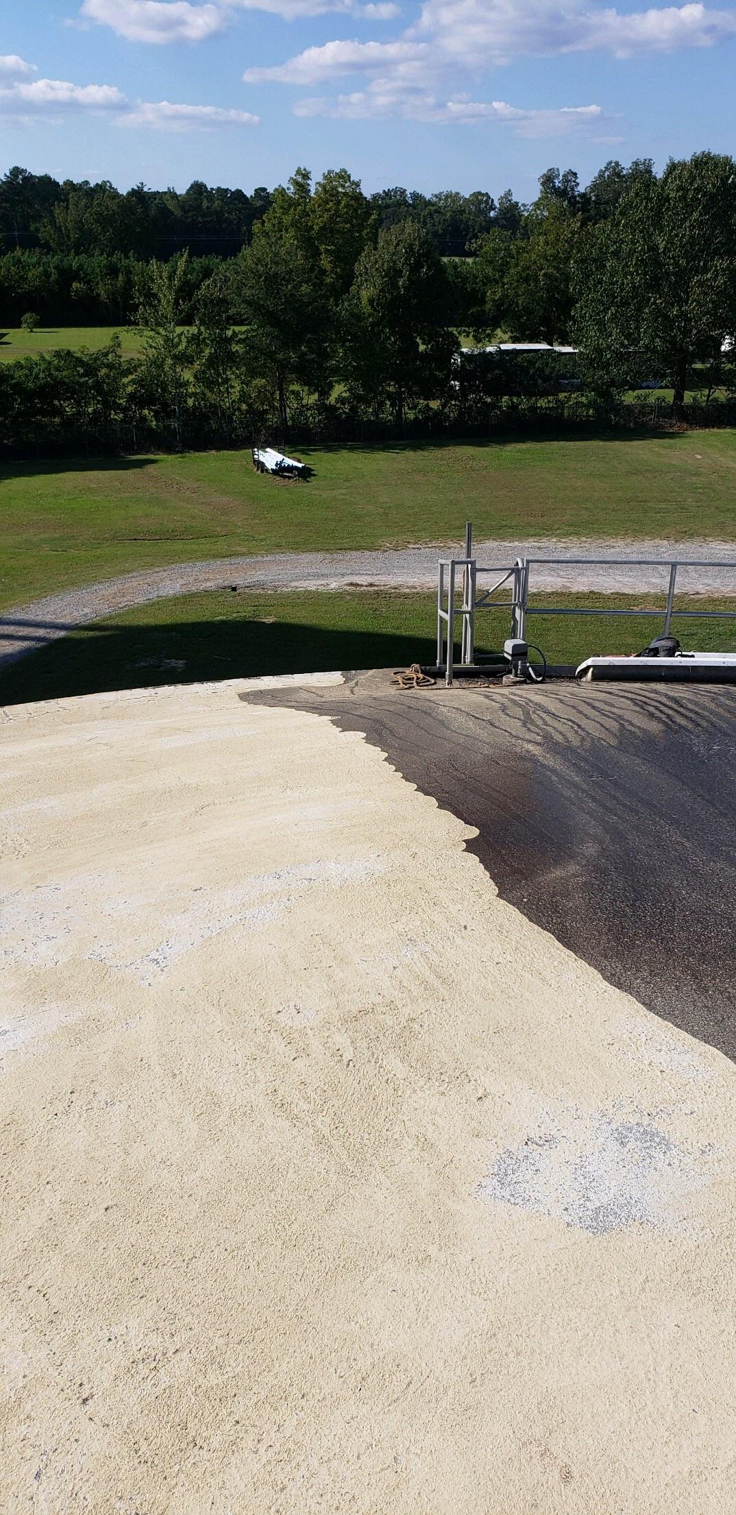 Cleaning up a concrete water tank before painting it r/powerwashingporn
