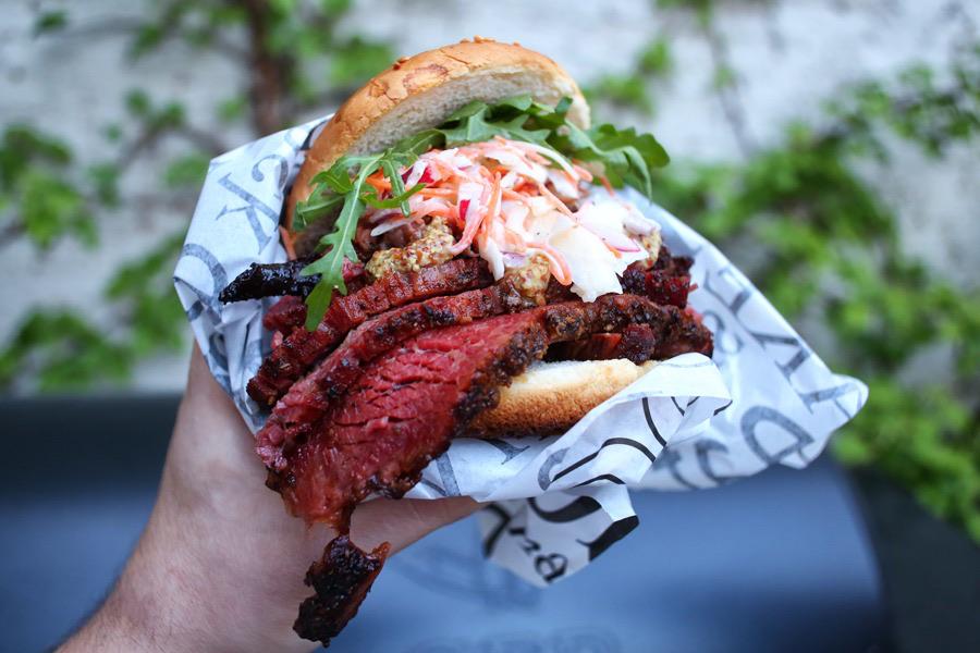 Low and slow smoked tri tip pastrami (homemade, europe) r/BBQ