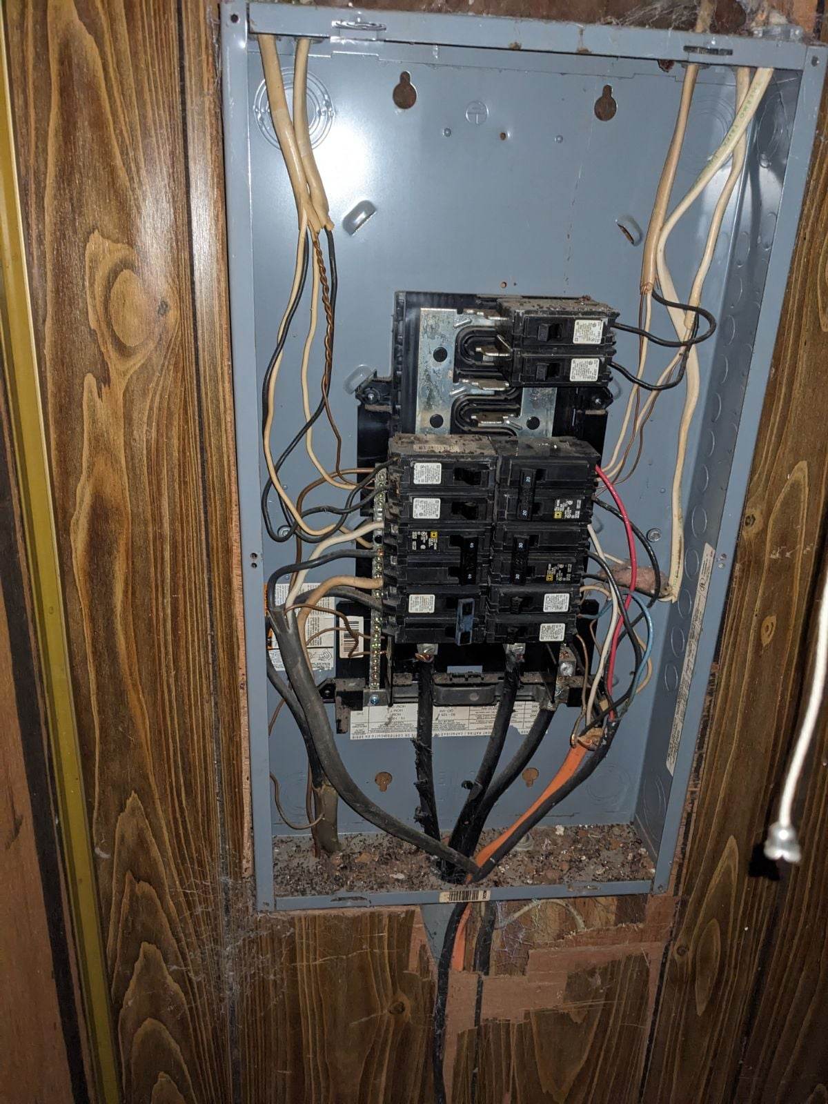 My buddy's breaker box : r/electrical