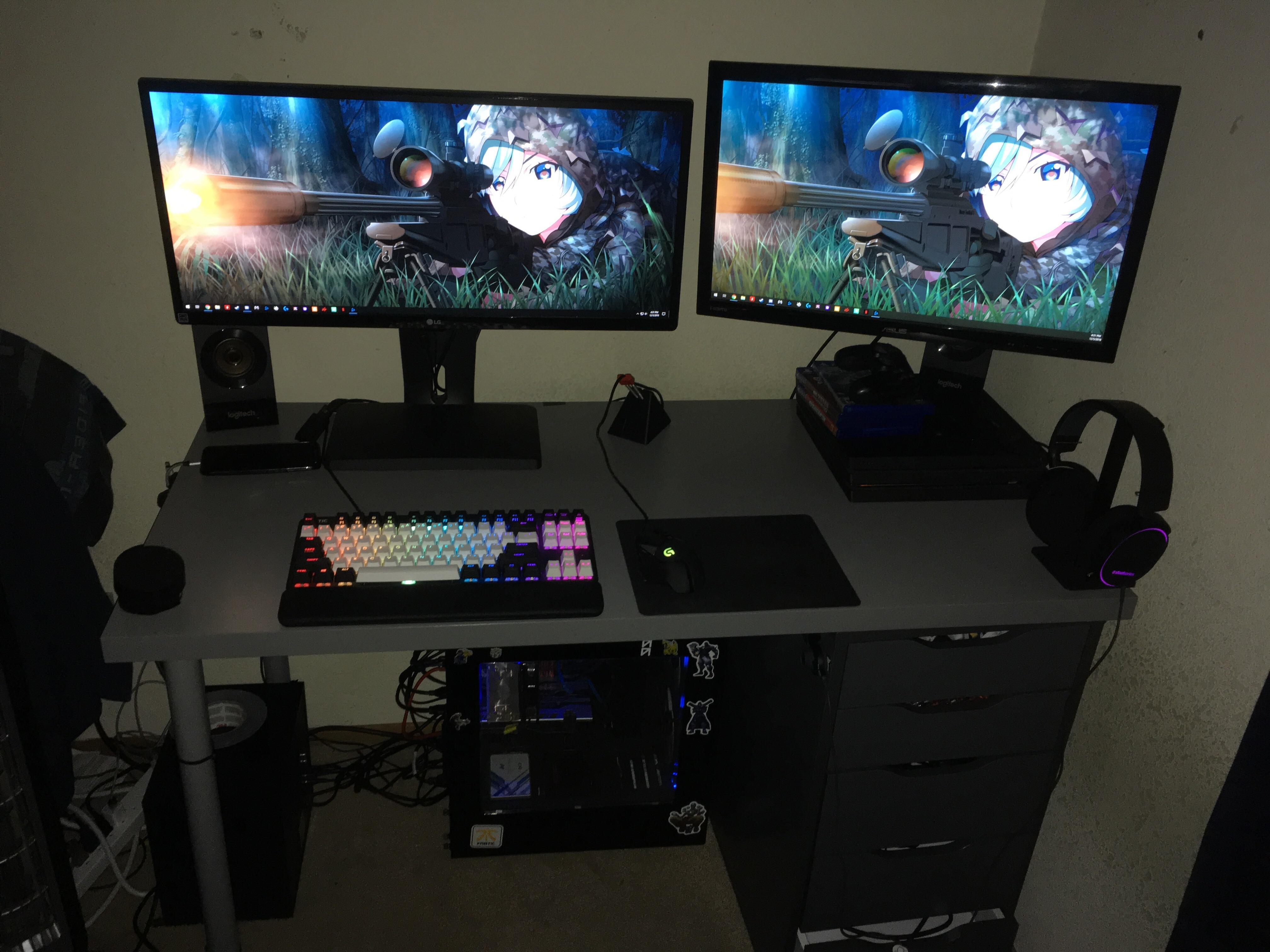 My college gaming setup. r/AverageBattlestations