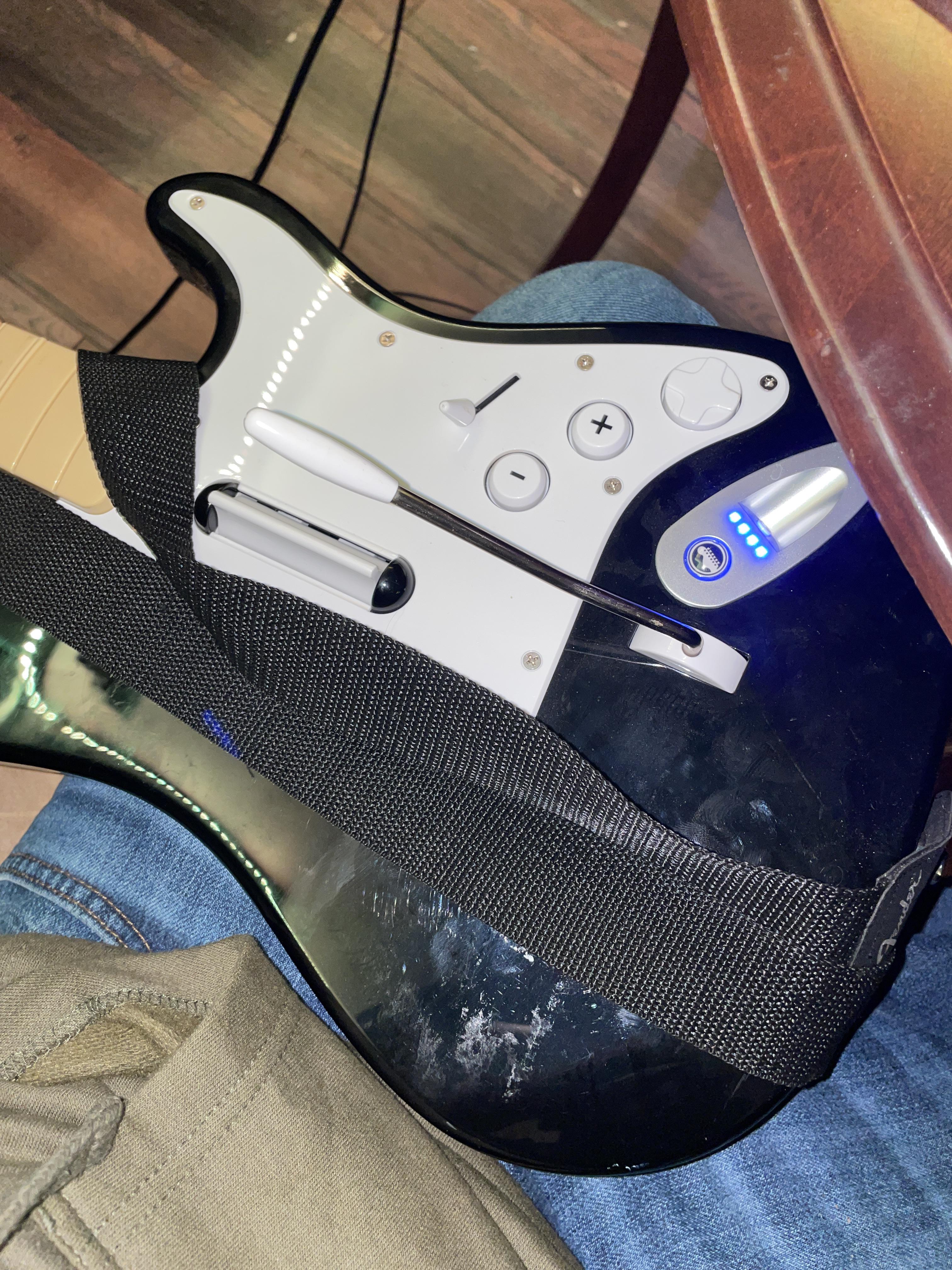 Any idea how to connect this Bluetooth wii guitar to Pc? It’s not