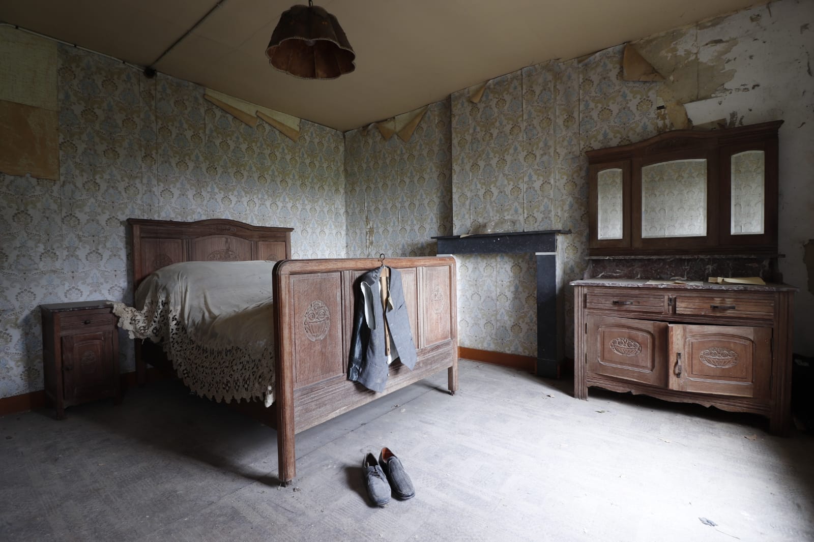 Abandoned Farmhouse In Belgium Untouched! [Documentary Link In